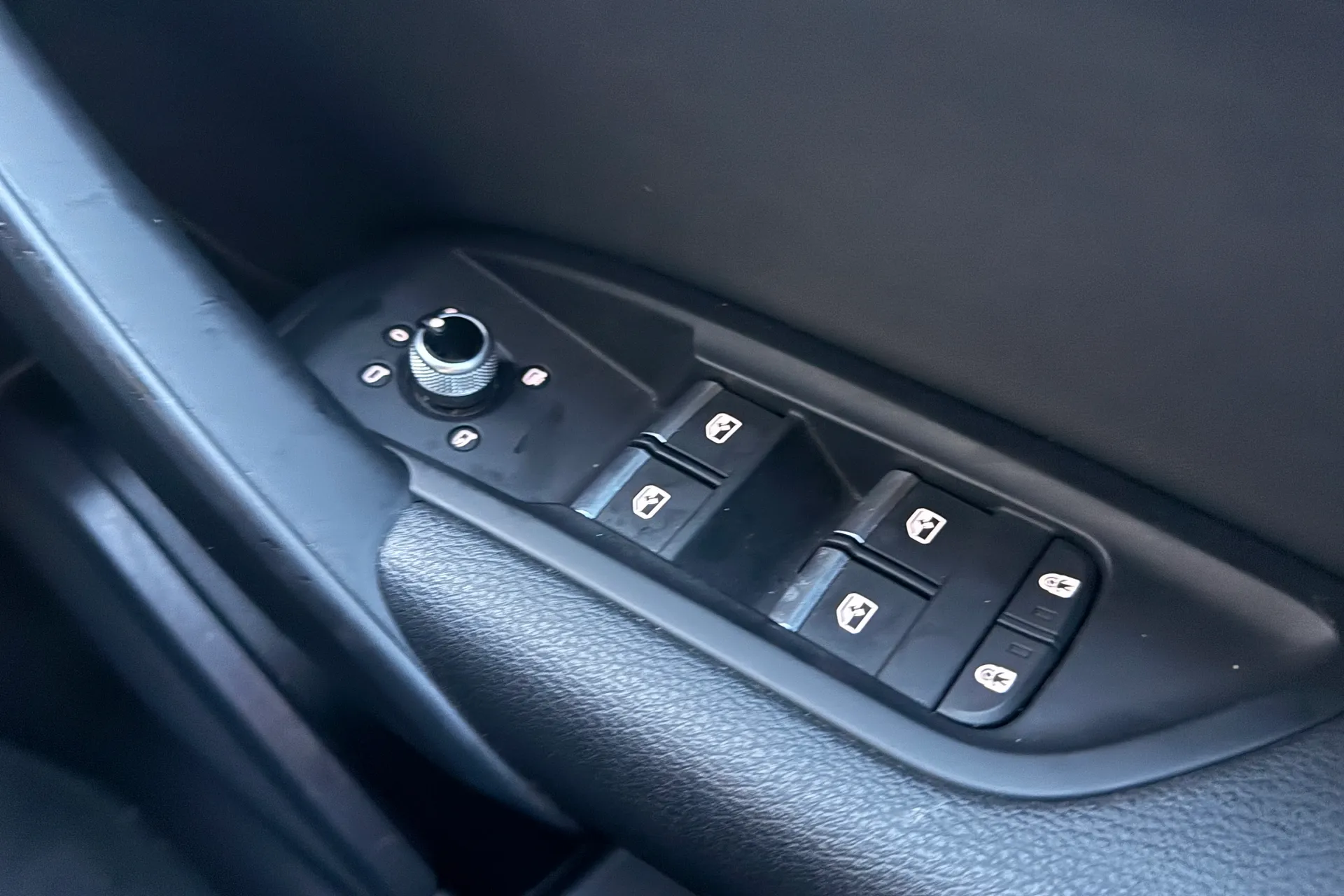 Audi Q5 thumbnail image number 32