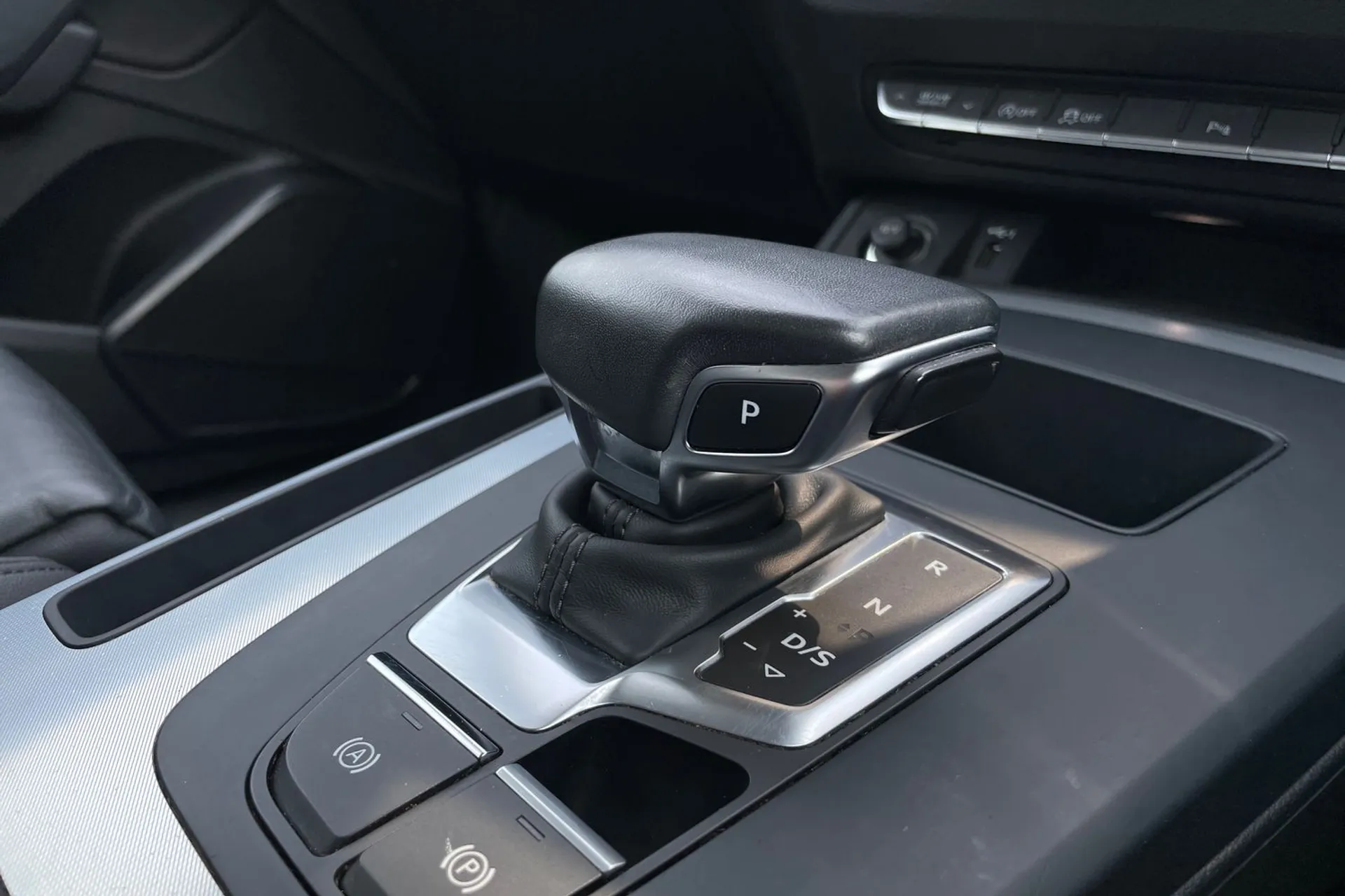 Audi Q5 thumbnail image number 42