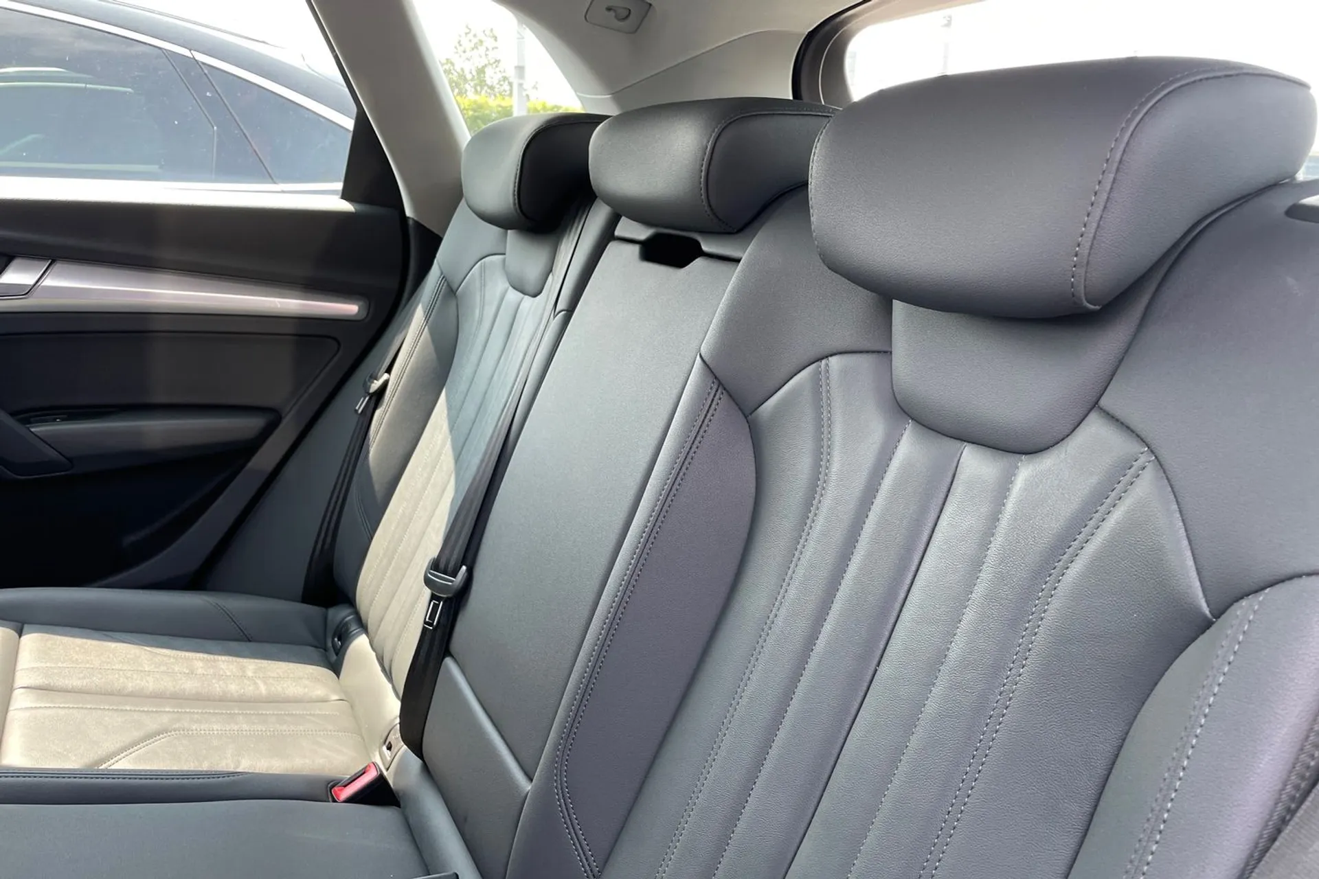 Audi Q5 thumbnail image number 32