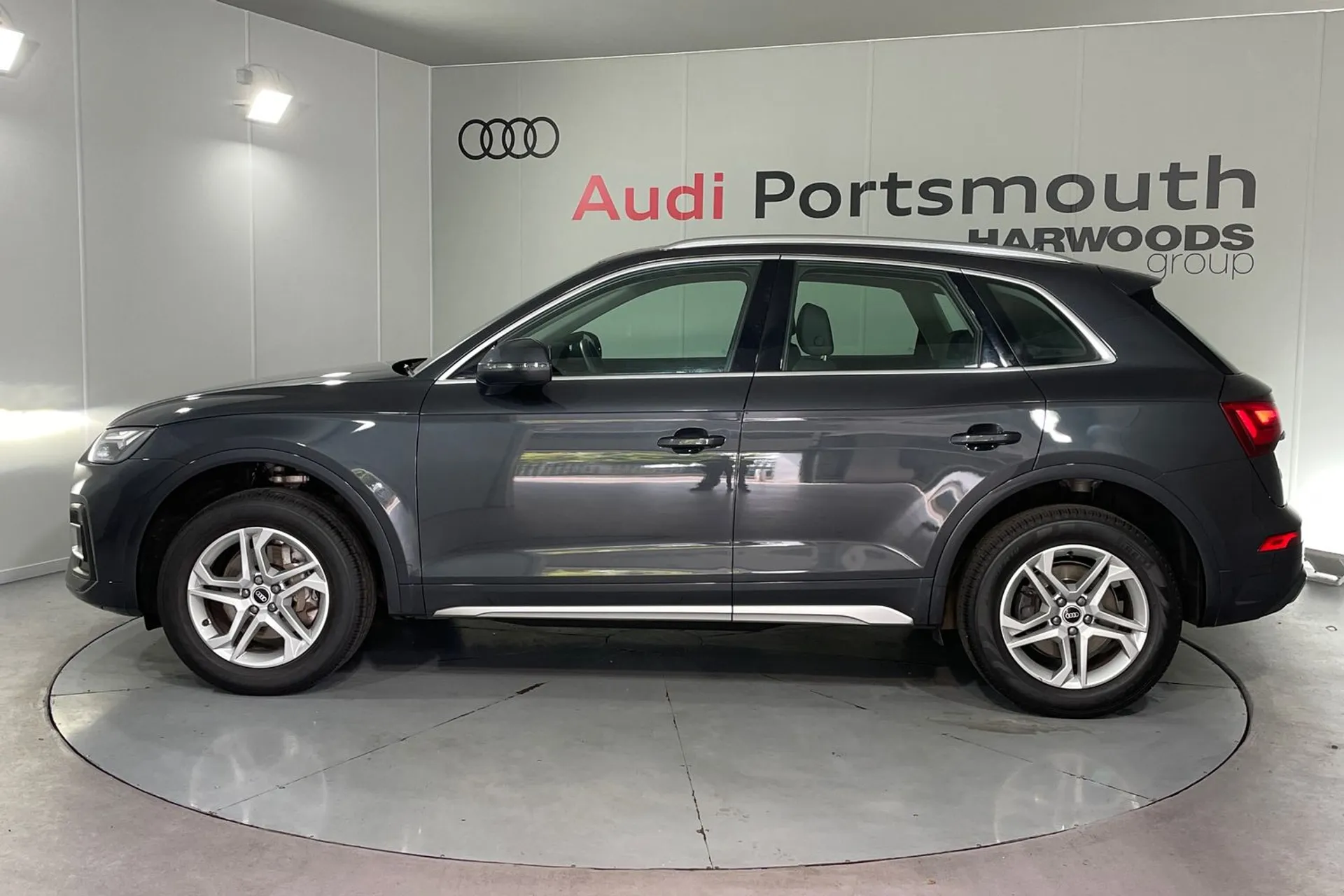 Audi Q5 thumbnail image number 11