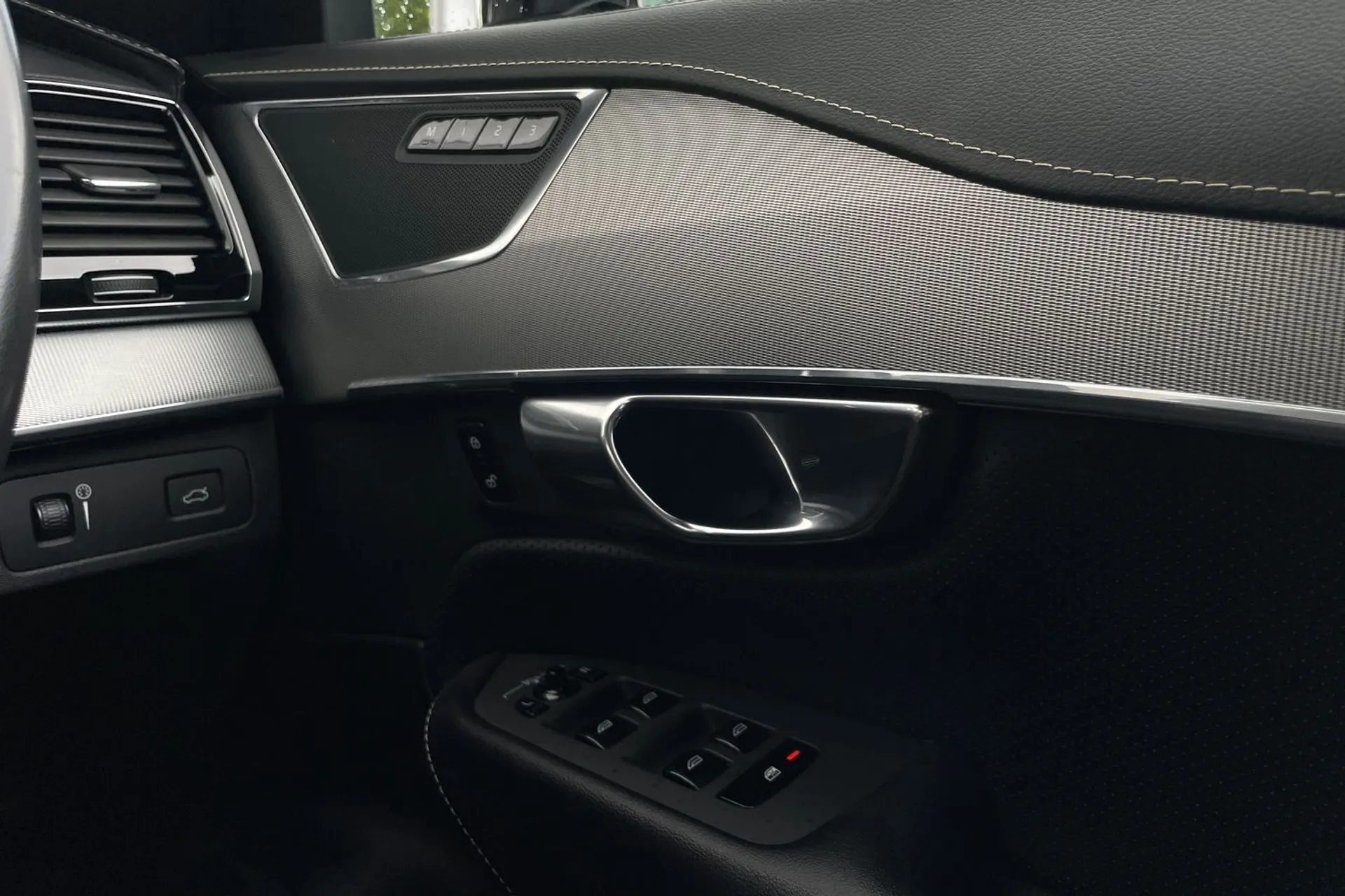 Volvo XC90 thumbnail image number 44