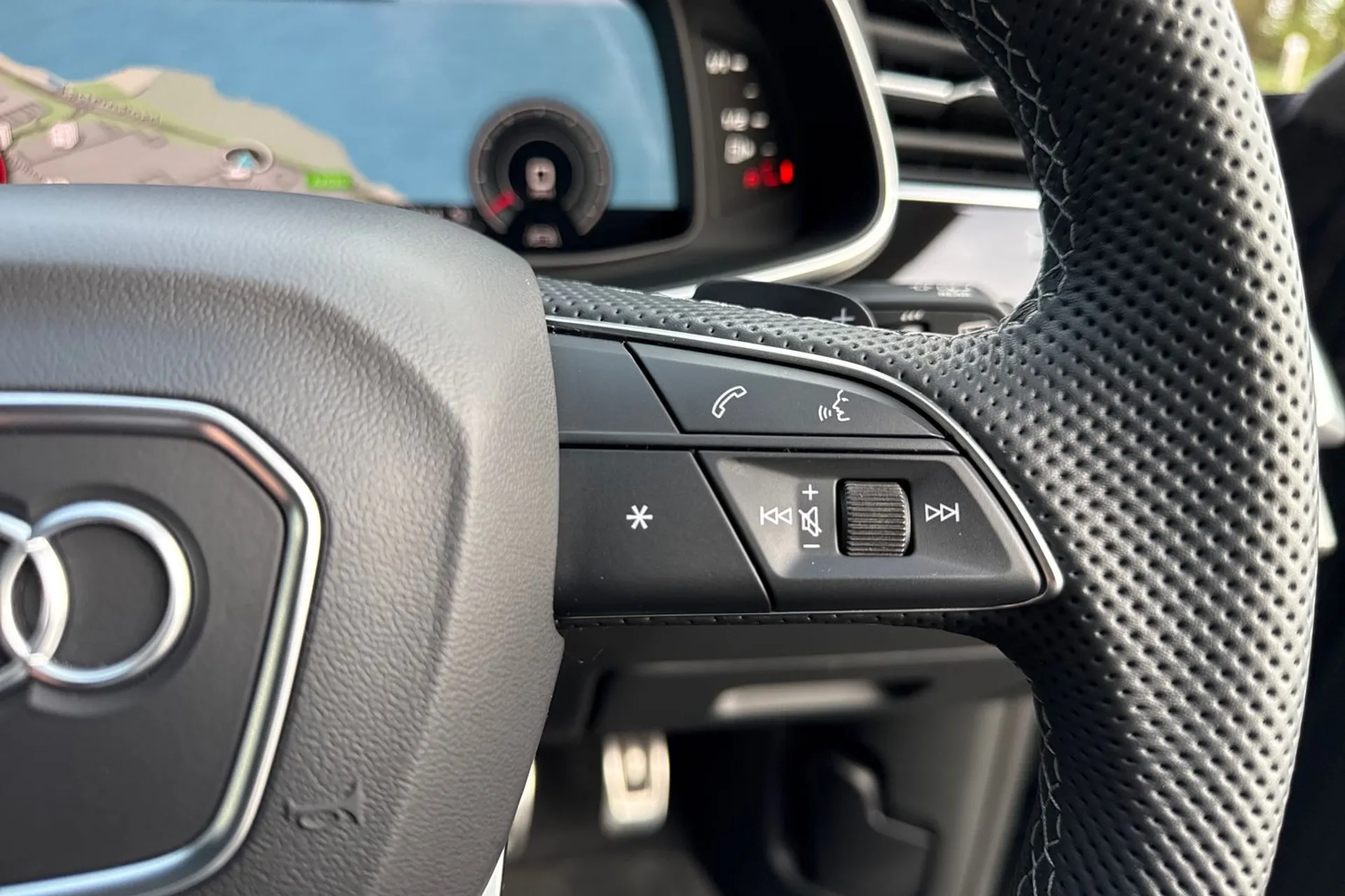 Audi Q8 thumbnail image number 37