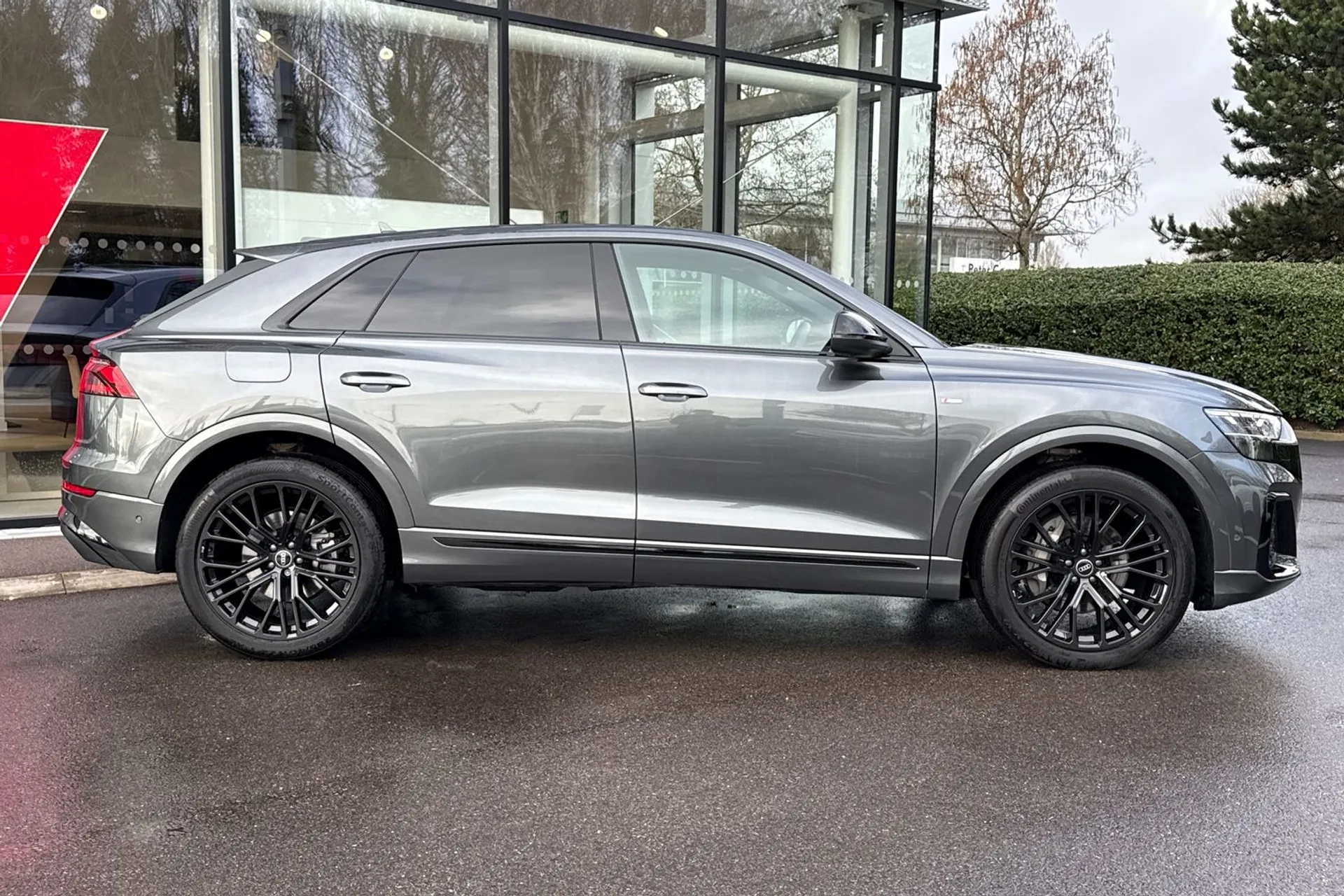 Audi Q8 thumbnail image number 2