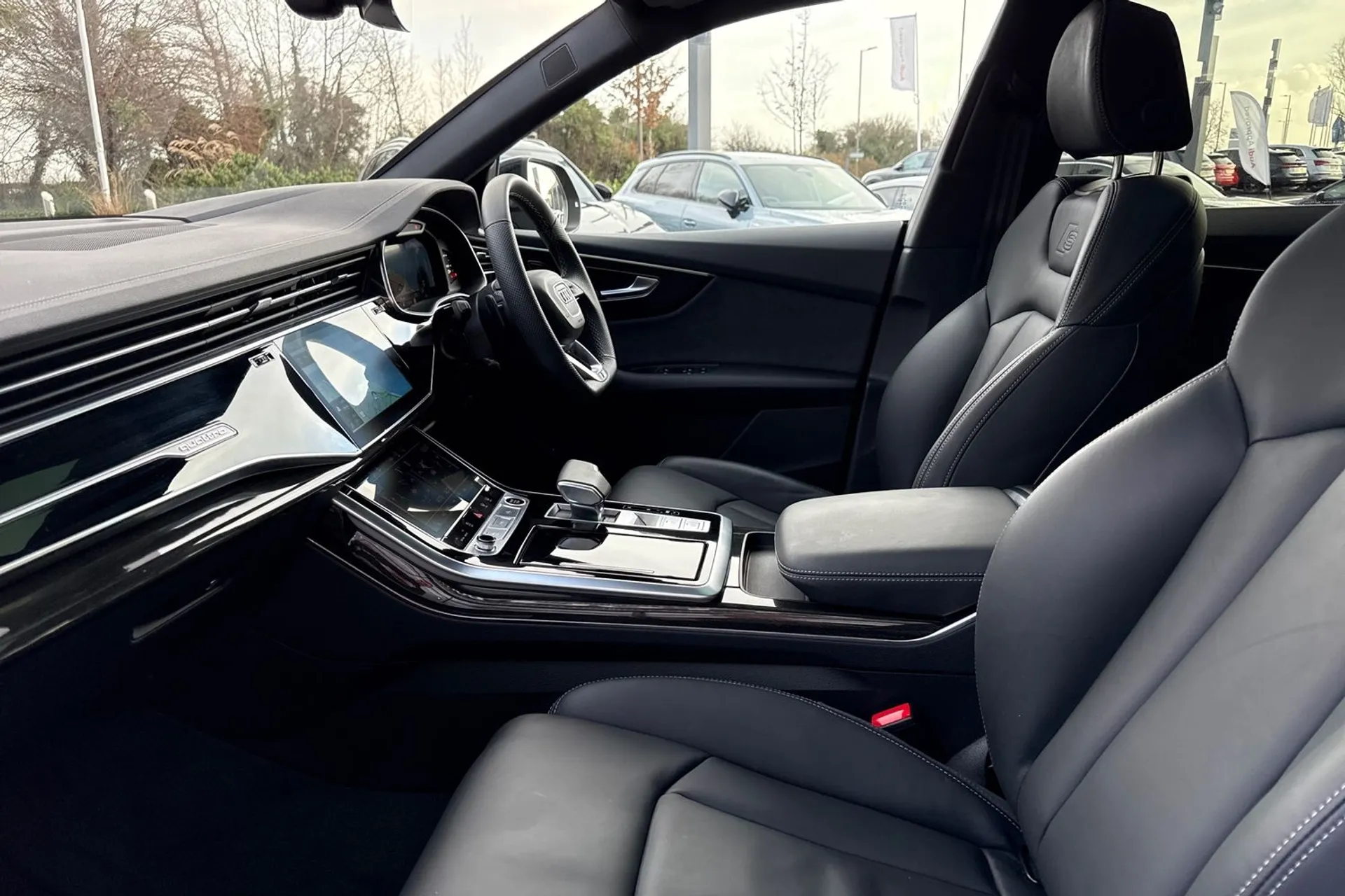 Audi Q8 thumbnail image number 53