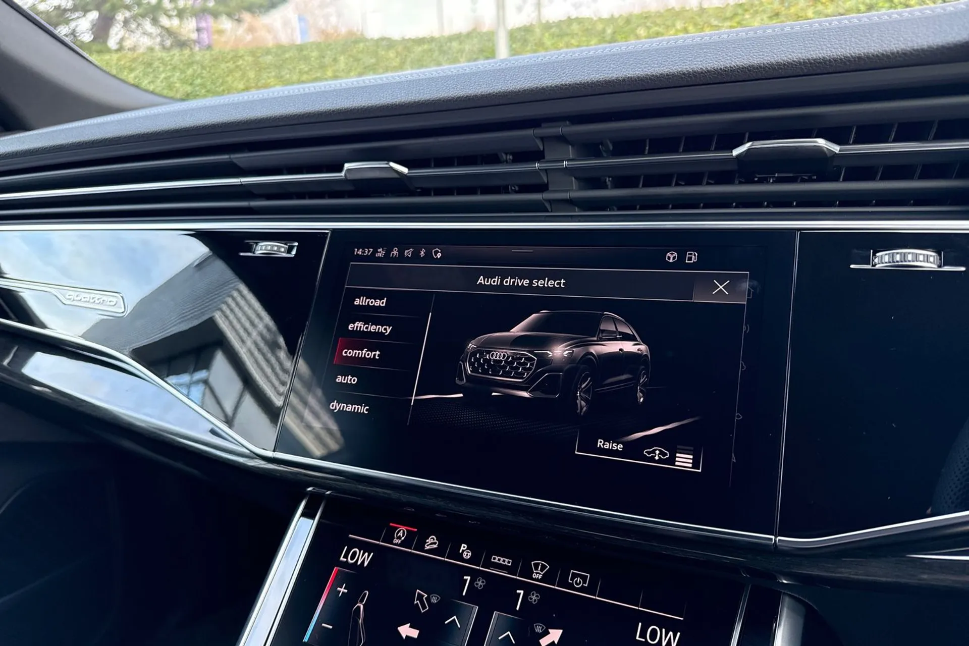 Audi Q8 thumbnail image number 31