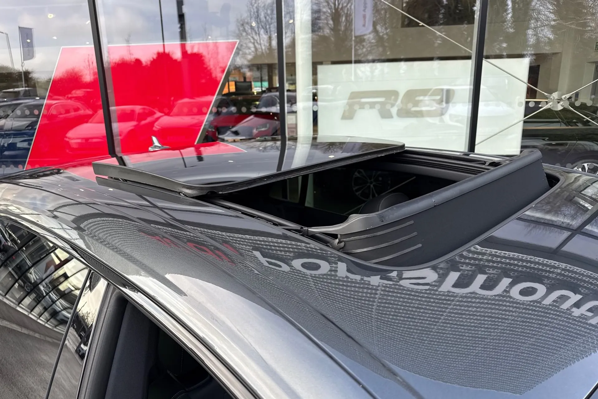 Audi Q8 thumbnail image number 19