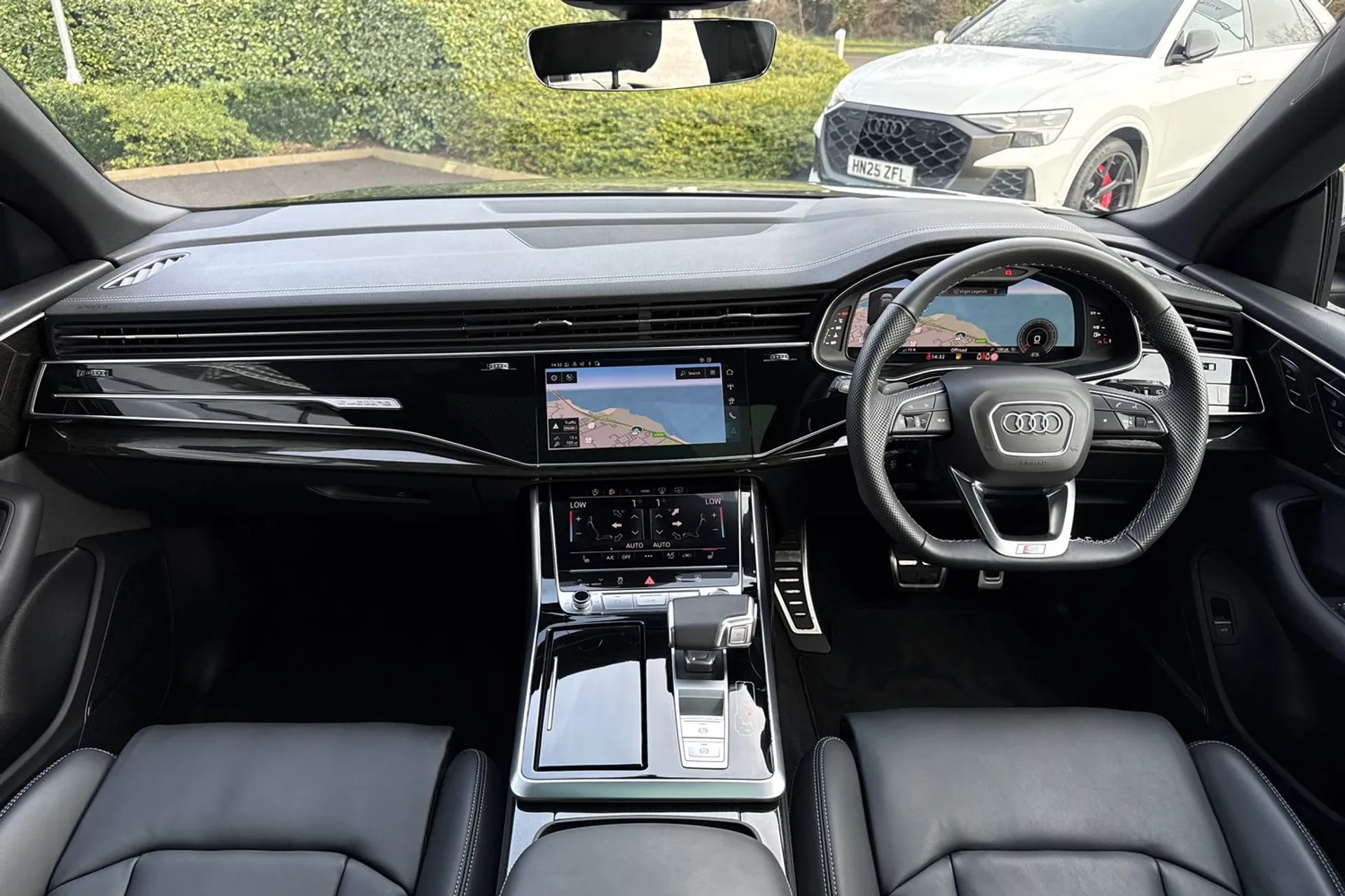 Audi Q8 thumbnail image number 3