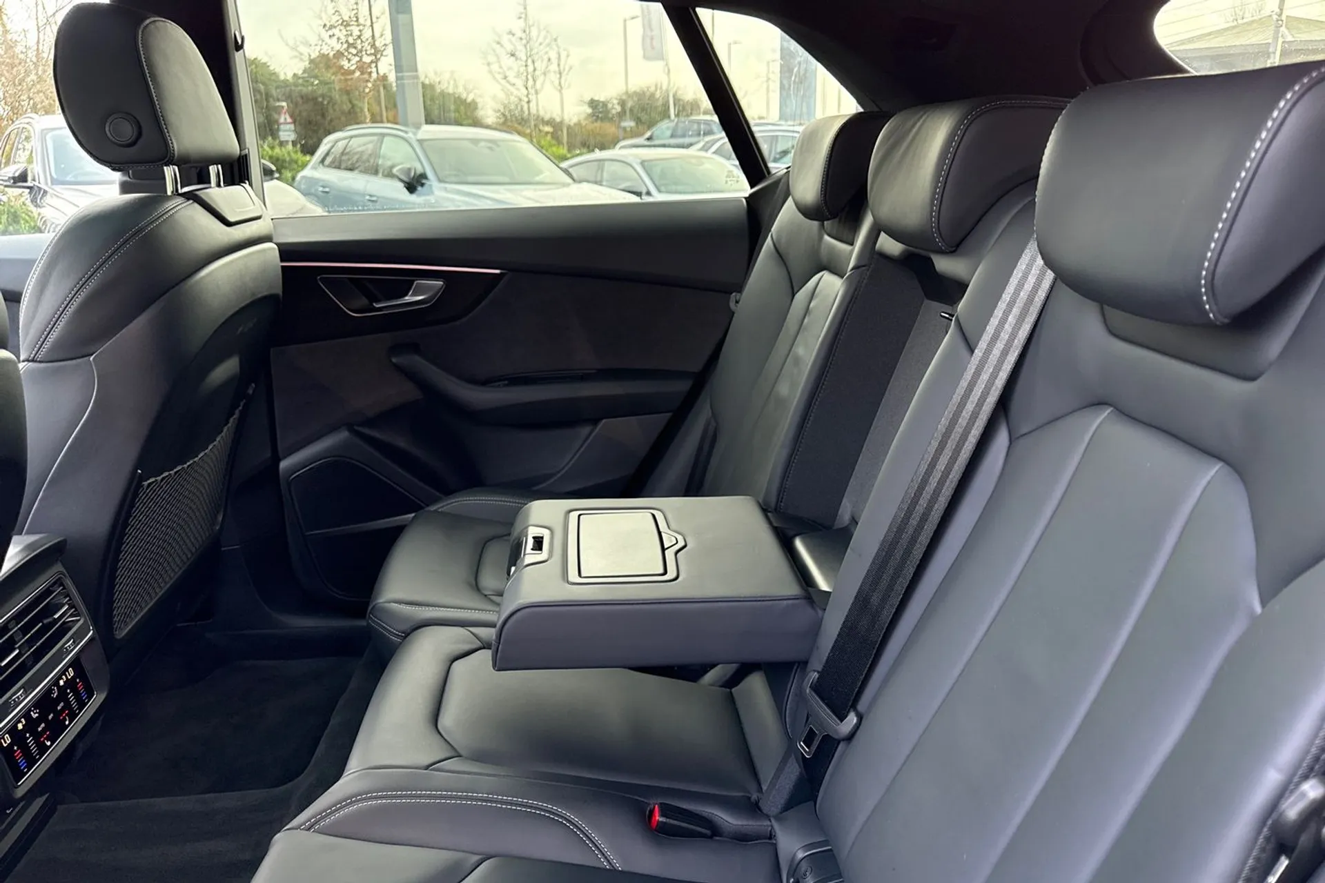 Audi Q8 thumbnail image number 58