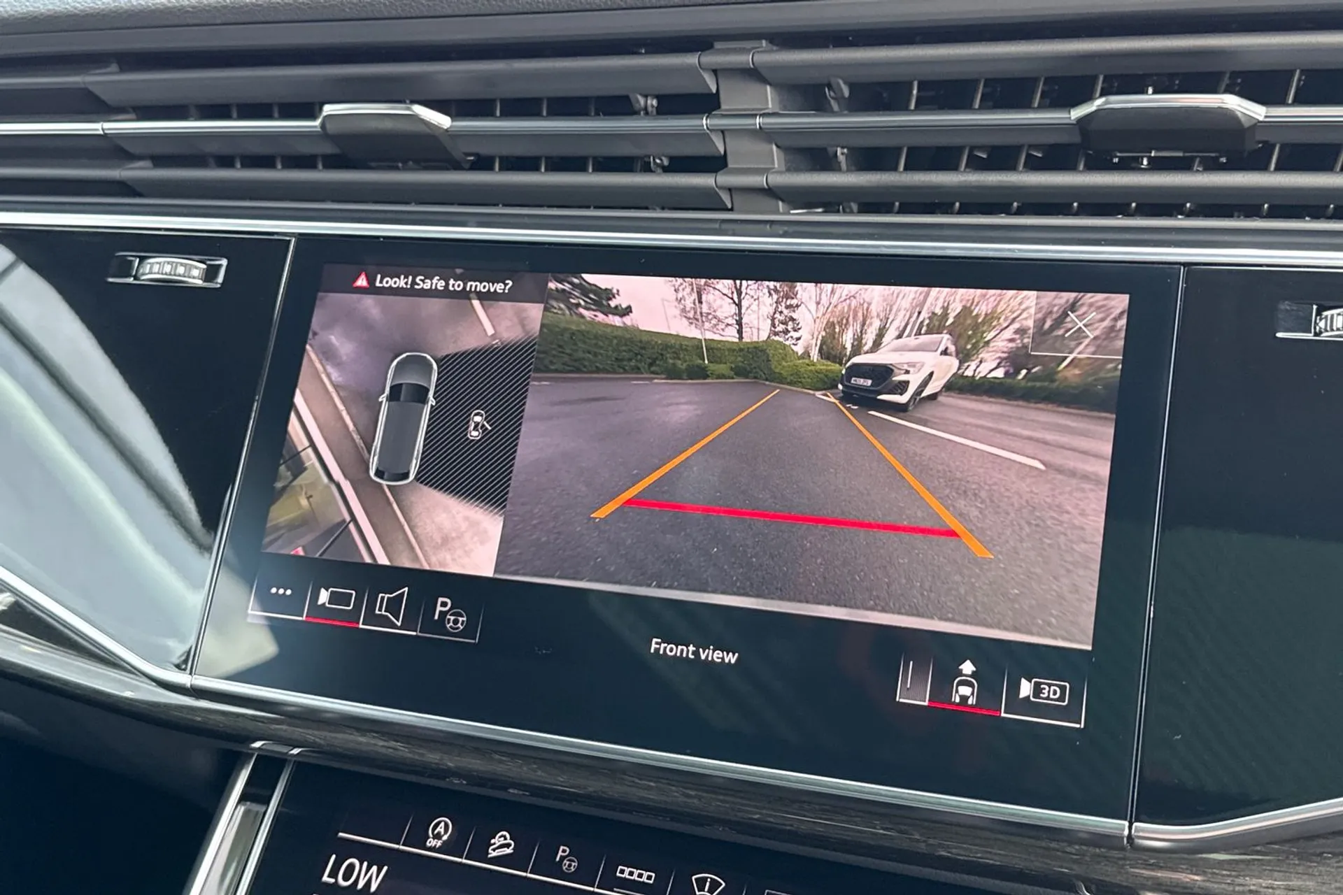 Audi Q8 thumbnail image number 4