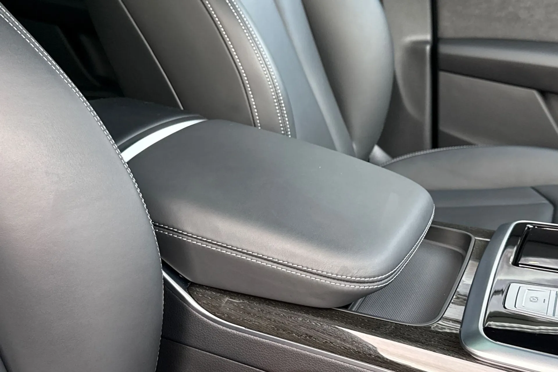 Audi Q8 thumbnail image number 49