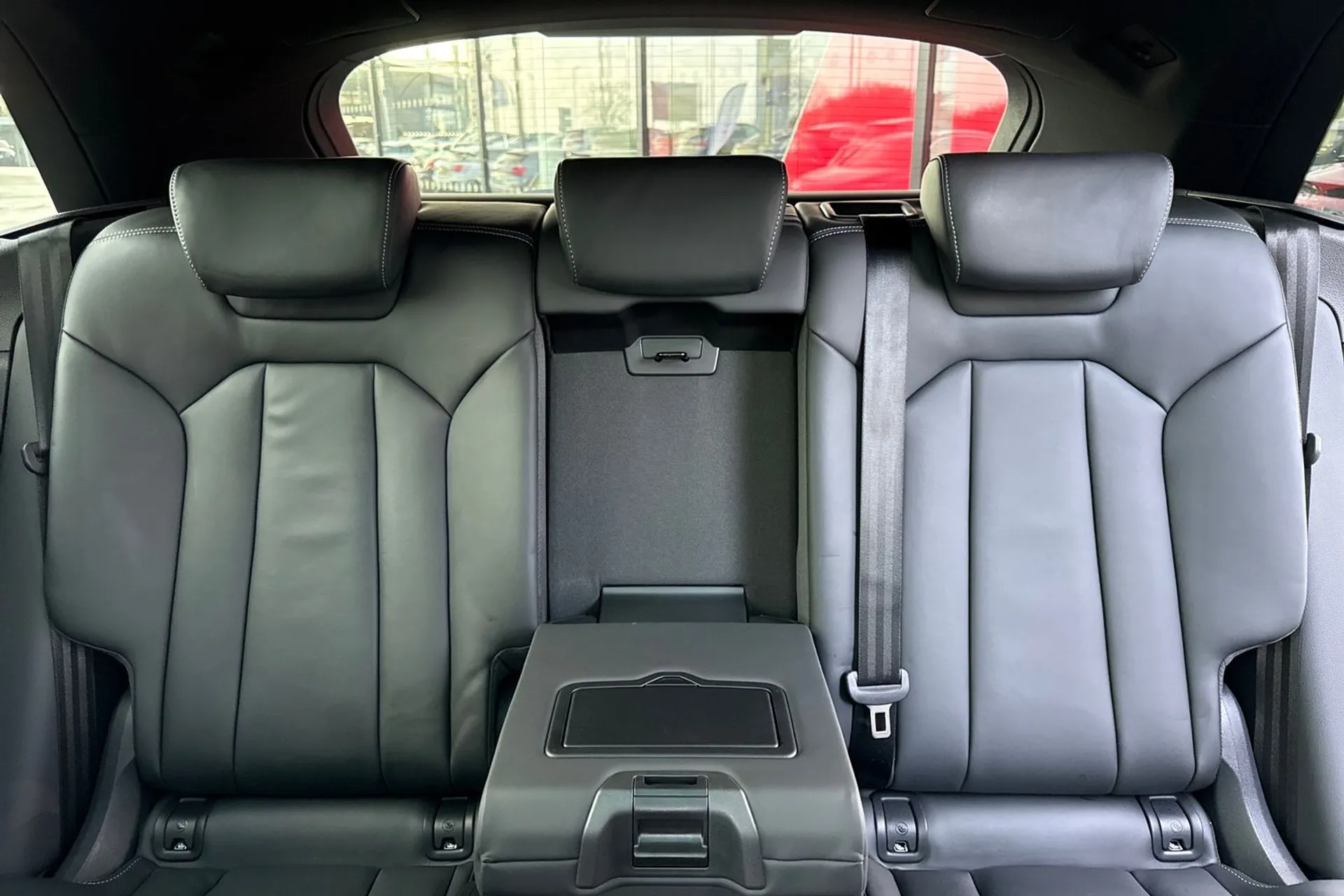 Audi Q8 thumbnail image number 42