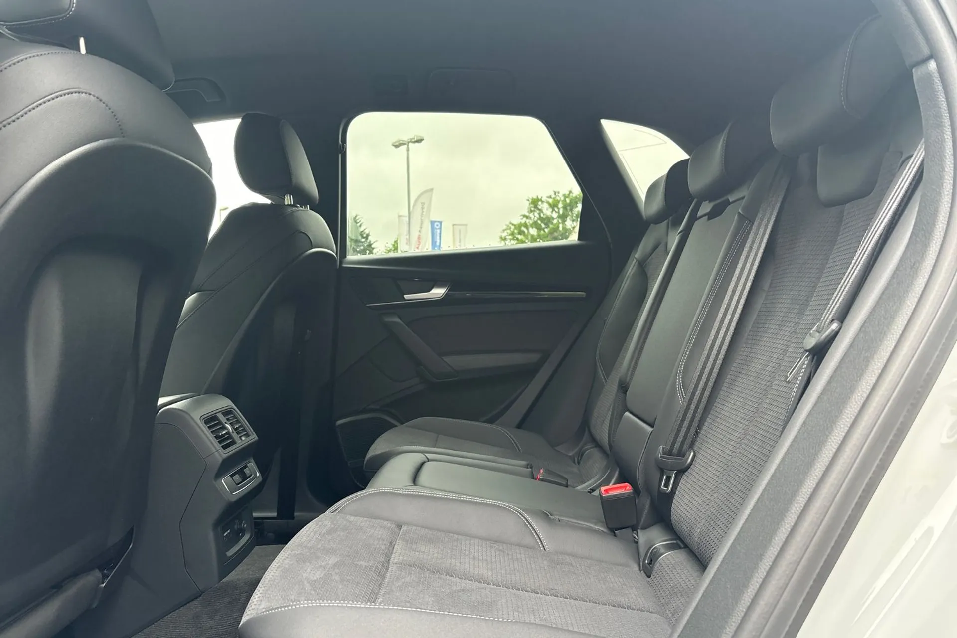 Audi Q5 thumbnail image number 20