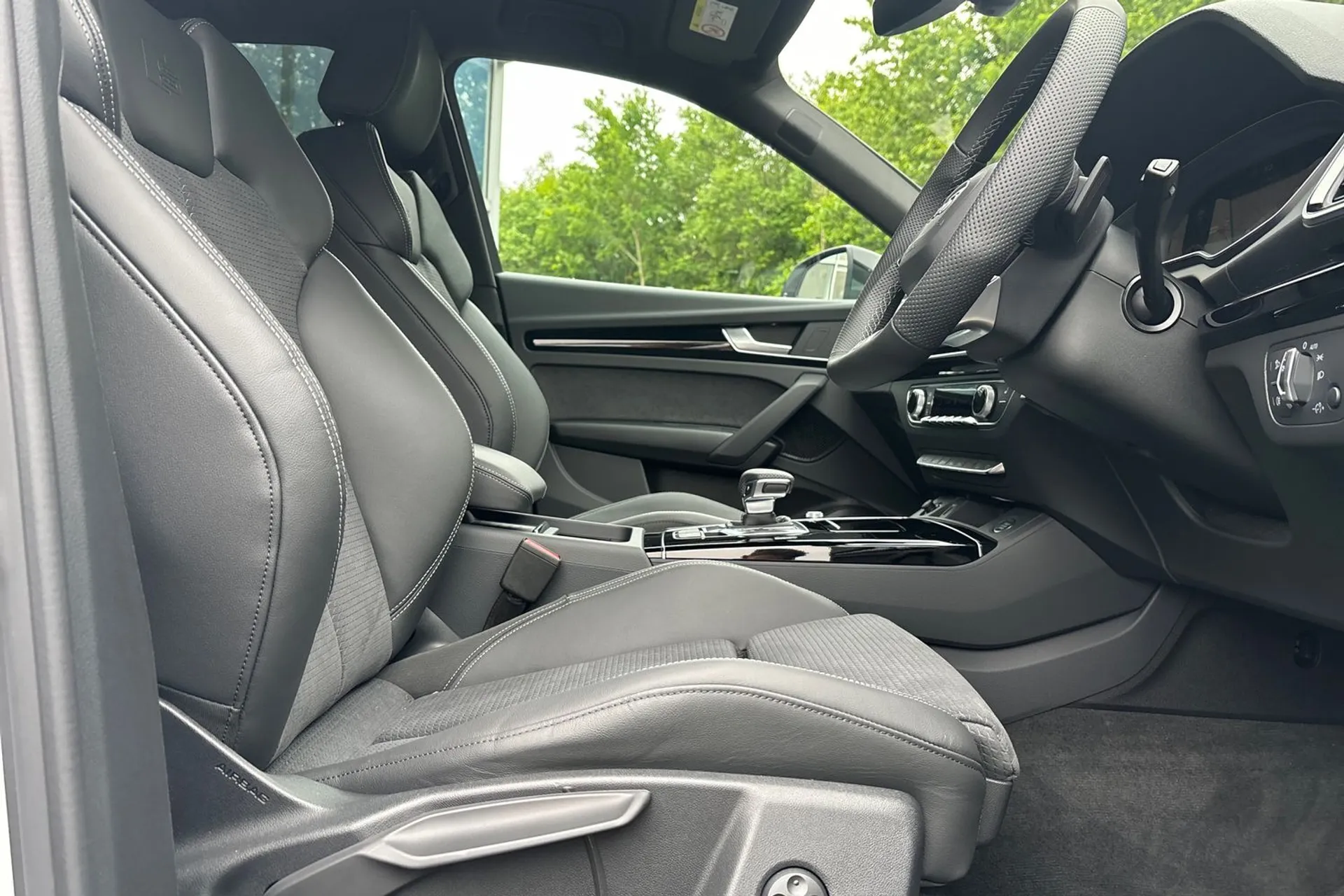 Audi Q5 thumbnail image number 12