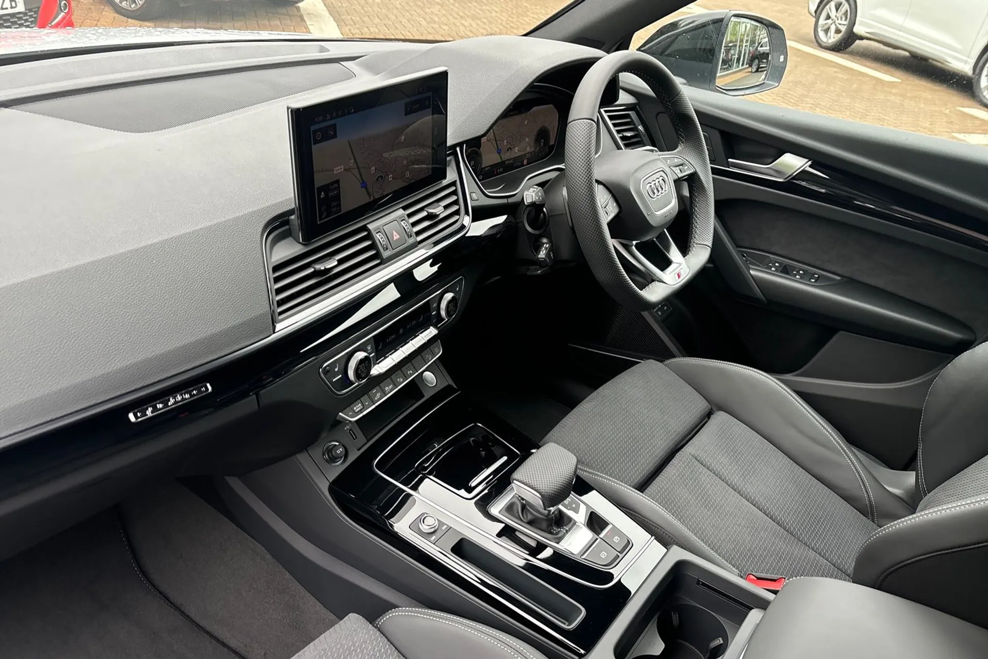 Audi Q5 thumbnail image number 18