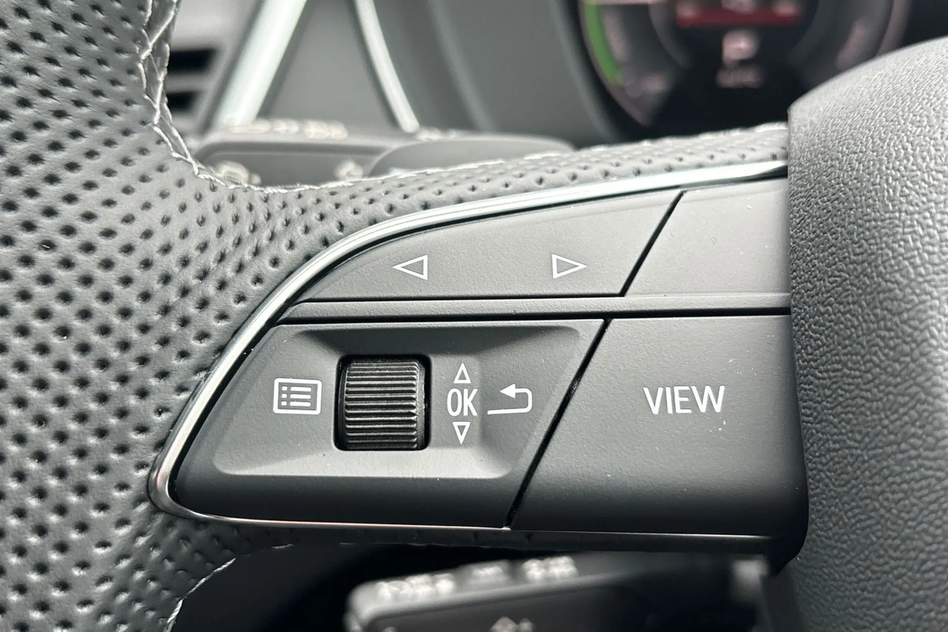 Audi Q5 thumbnail image number 40