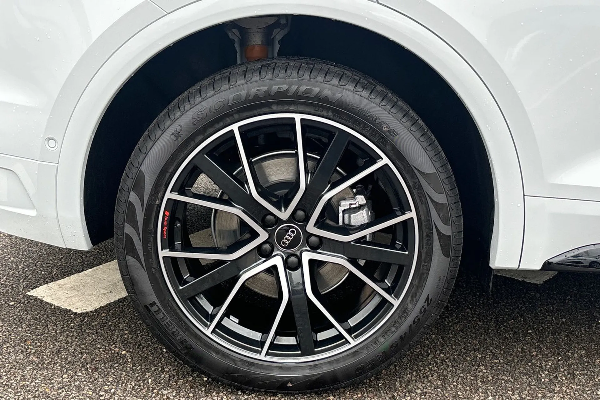 Audi Q5 thumbnail image number 23