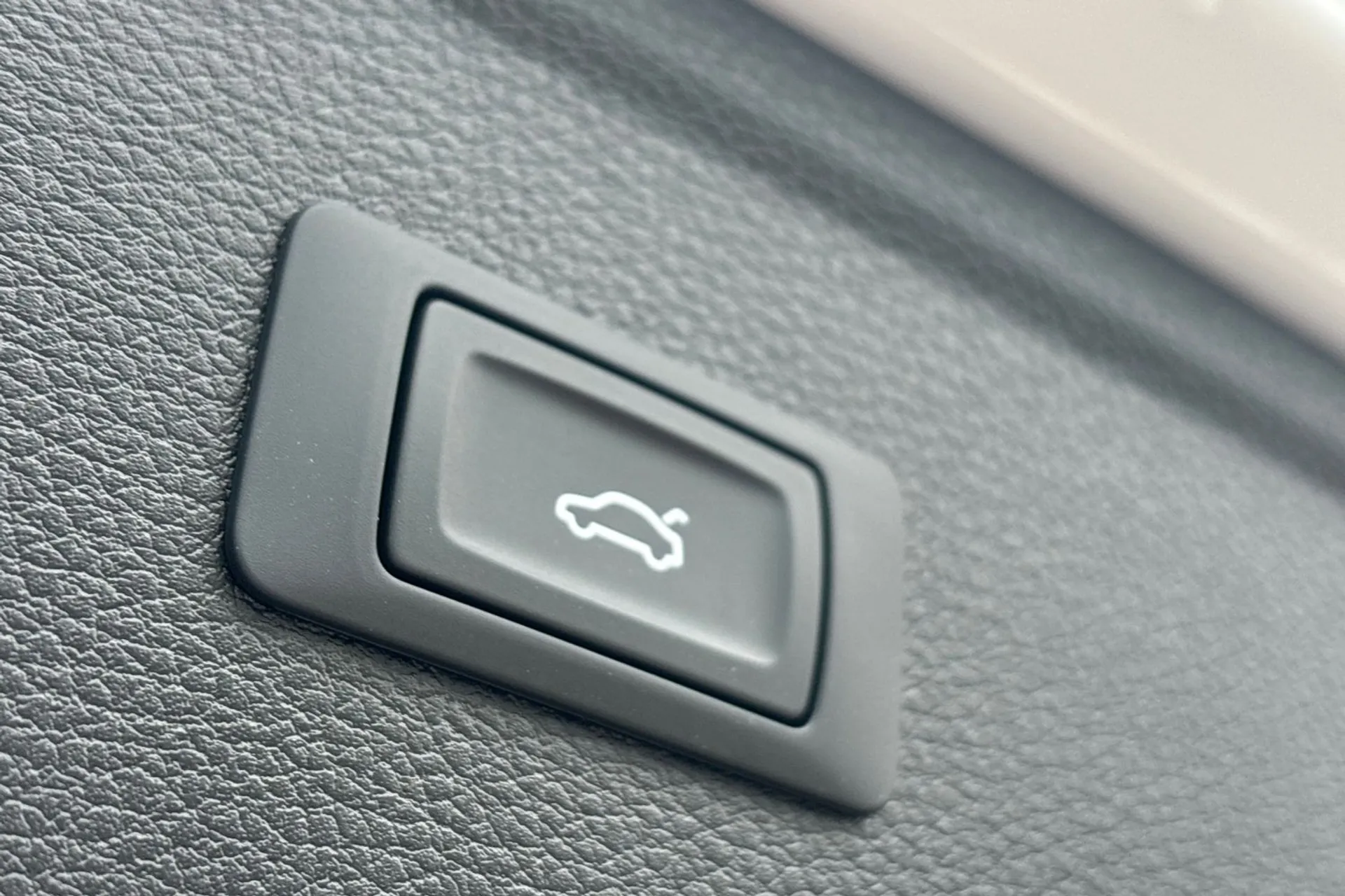 Audi Q5 thumbnail image number 28