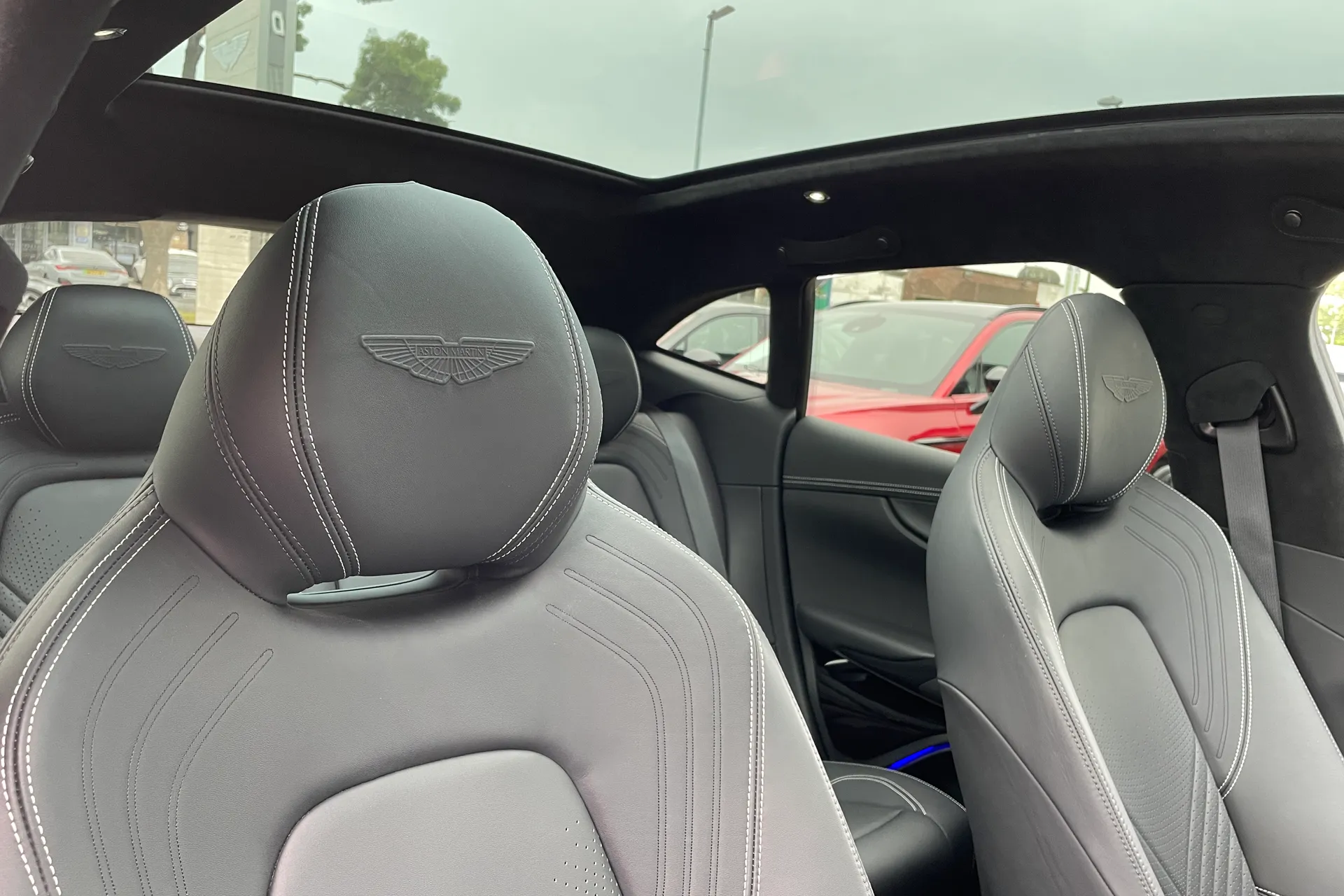 Aston Martin DBX thumbnail image number 56