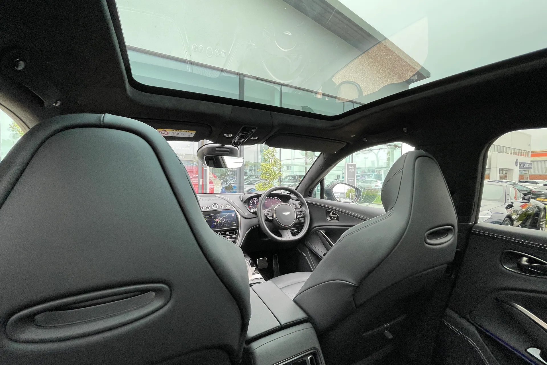 Aston Martin DBX thumbnail image number 5