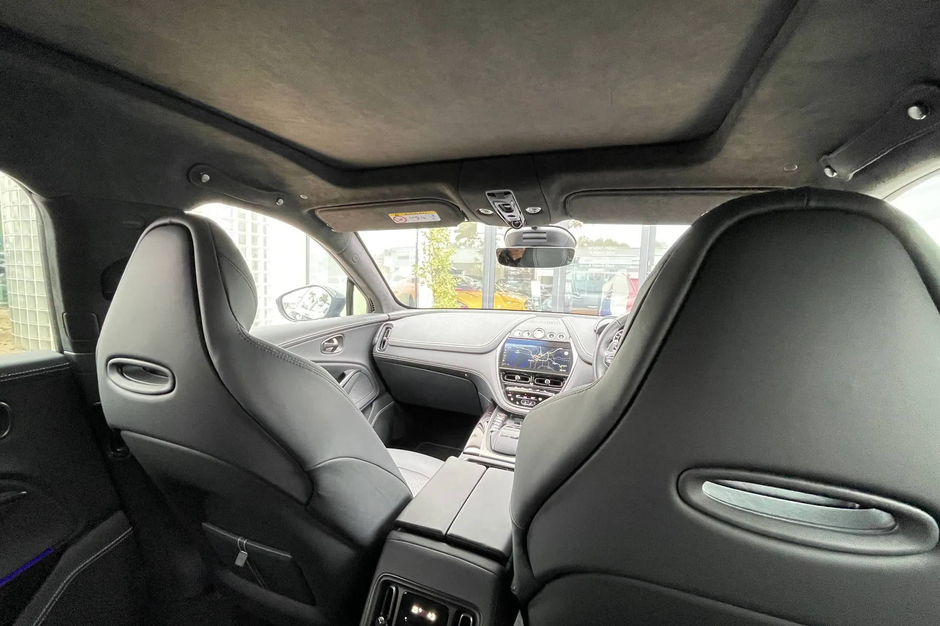 Aston Martin DBX thumbnail image number 42