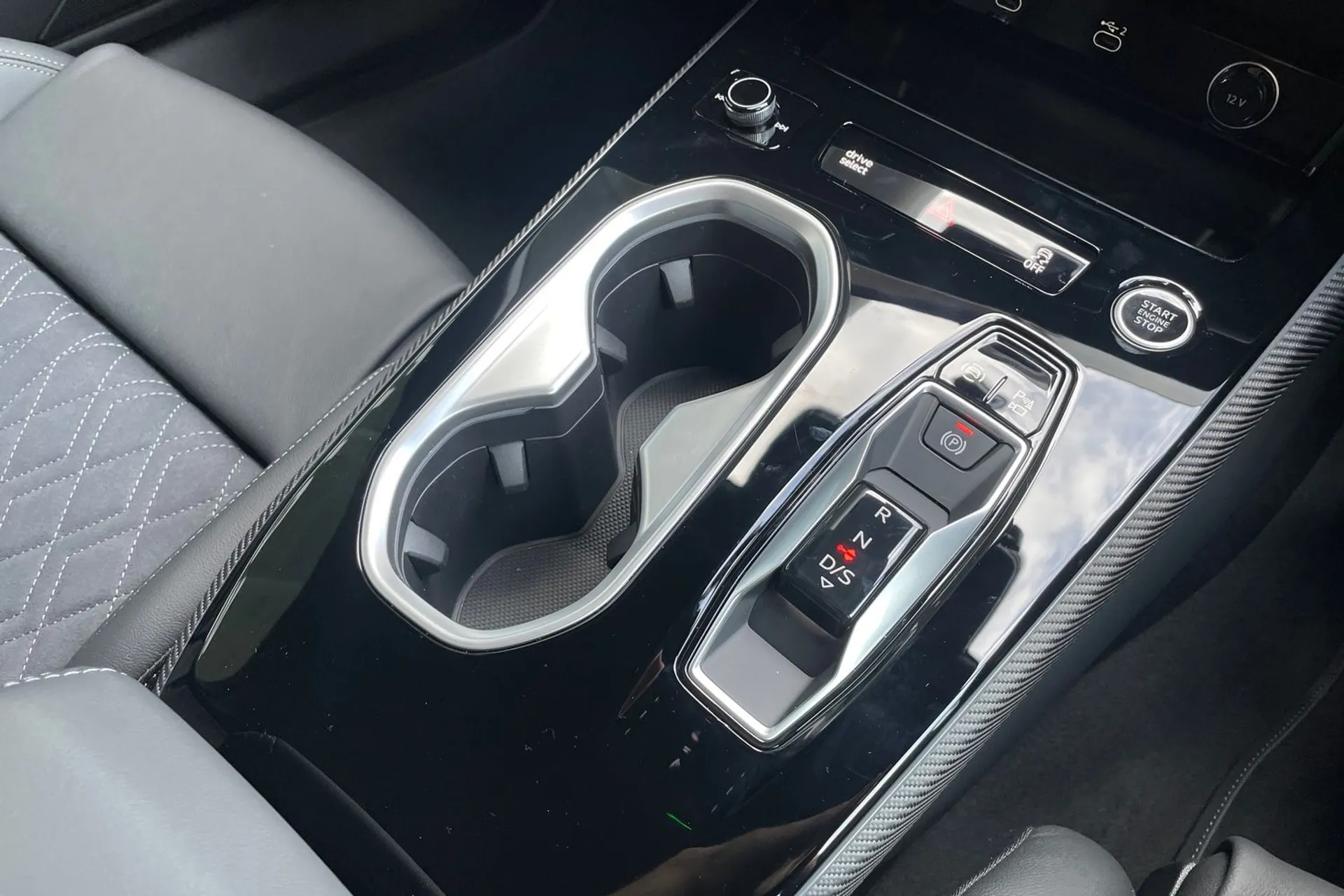 Audi A6 thumbnail image number 42