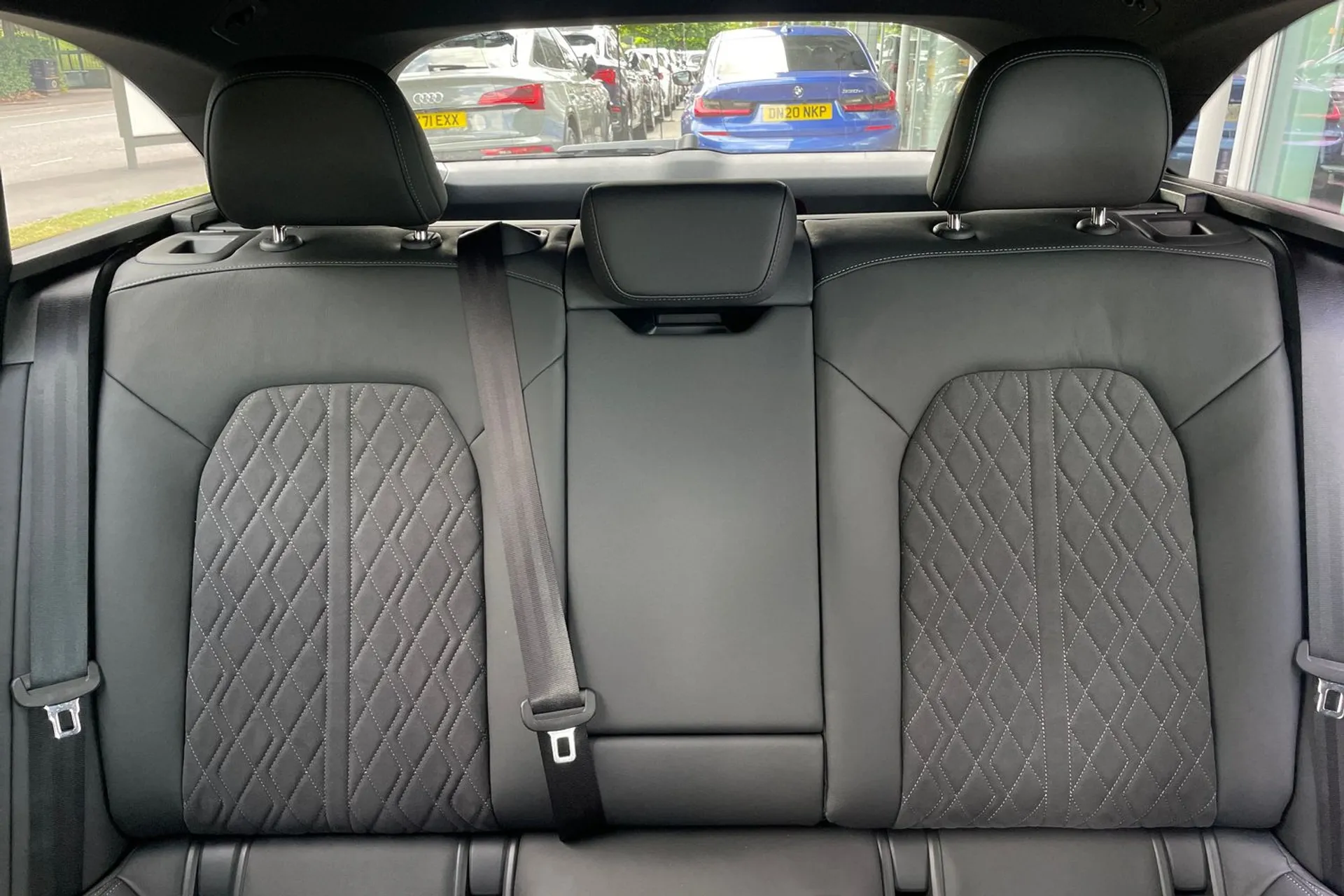 Audi A6 thumbnail image number 30