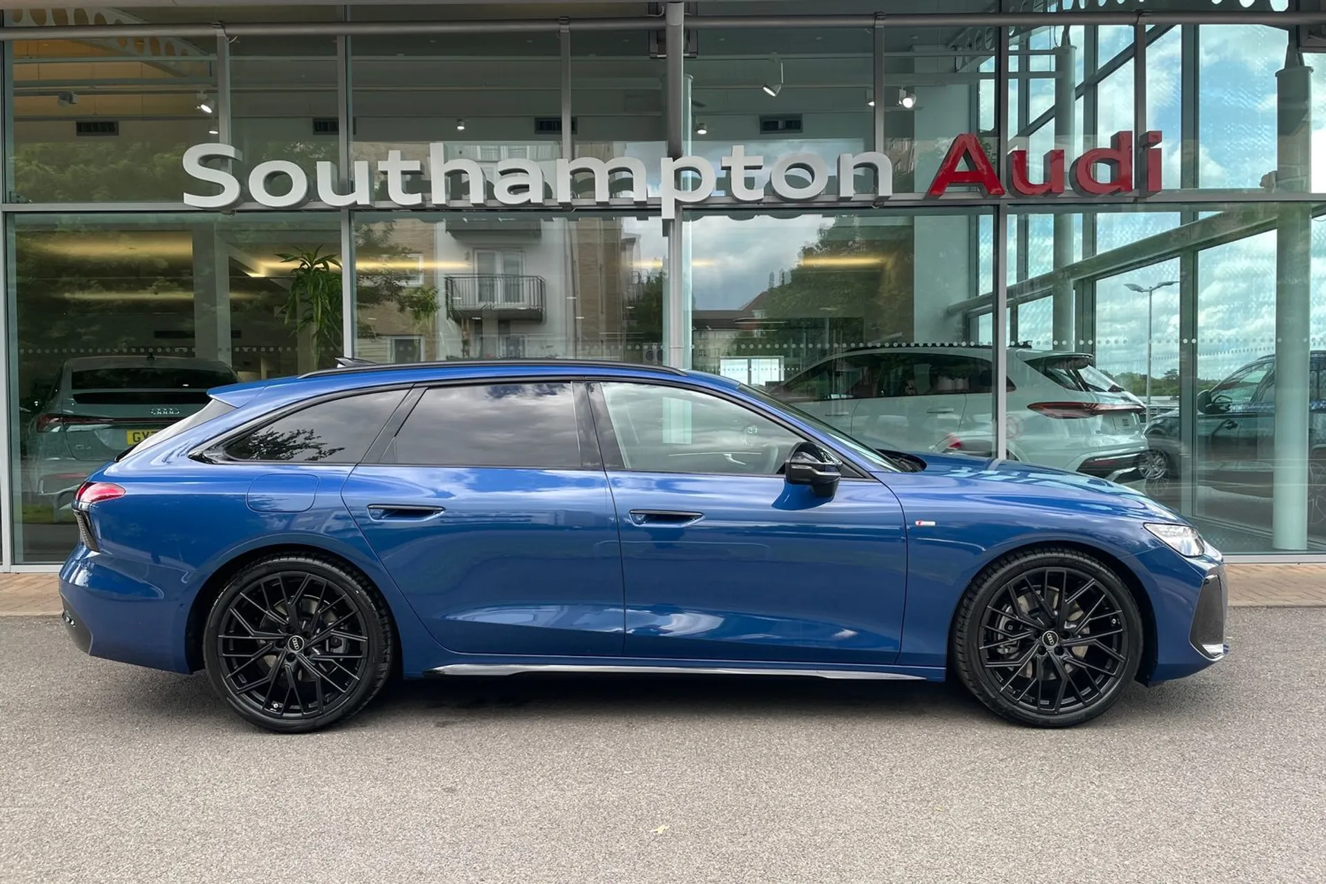 Audi A6 thumbnail image number 2