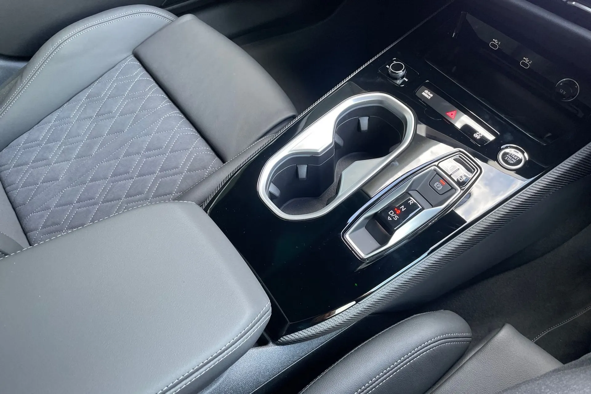 Audi A6 thumbnail image number 39