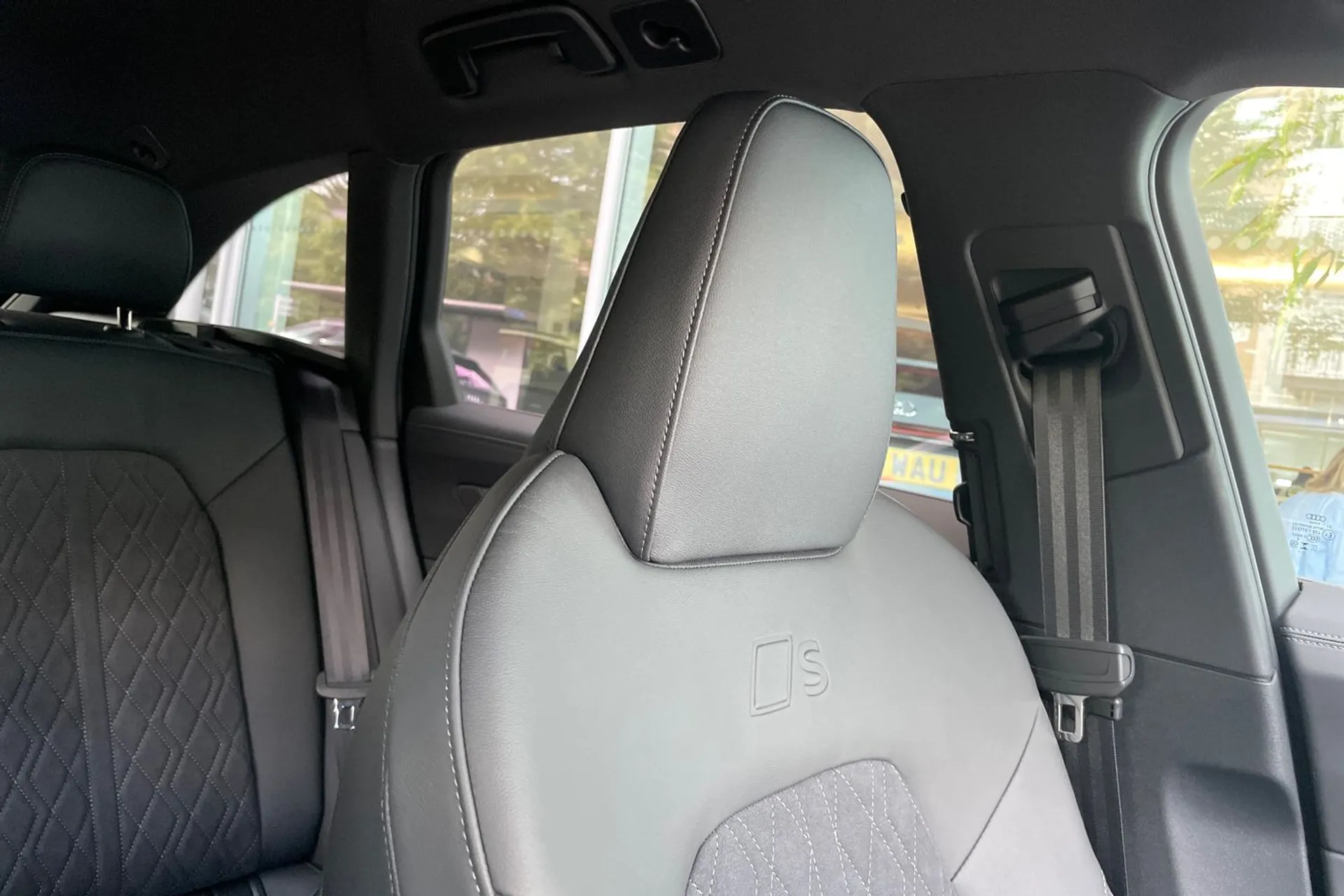 Audi A6 thumbnail image number 45