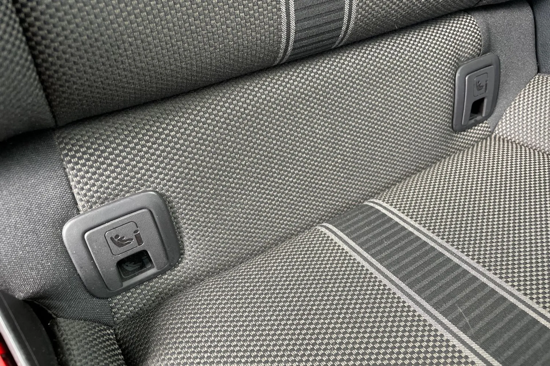 VOLKSWAGEN T-ROC thumbnail image number 36