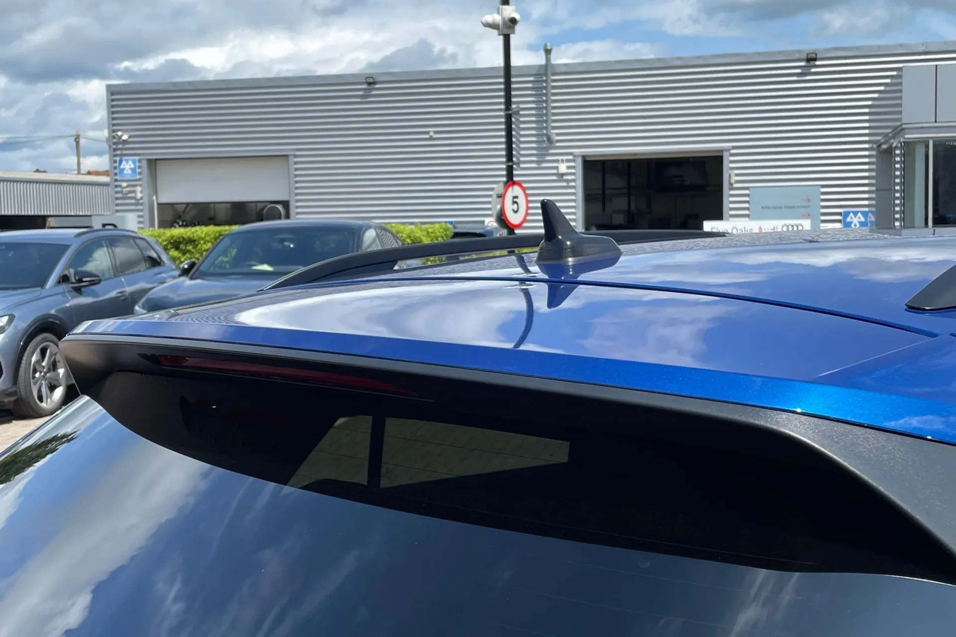 VOLKSWAGEN T-ROC thumbnail image number 43