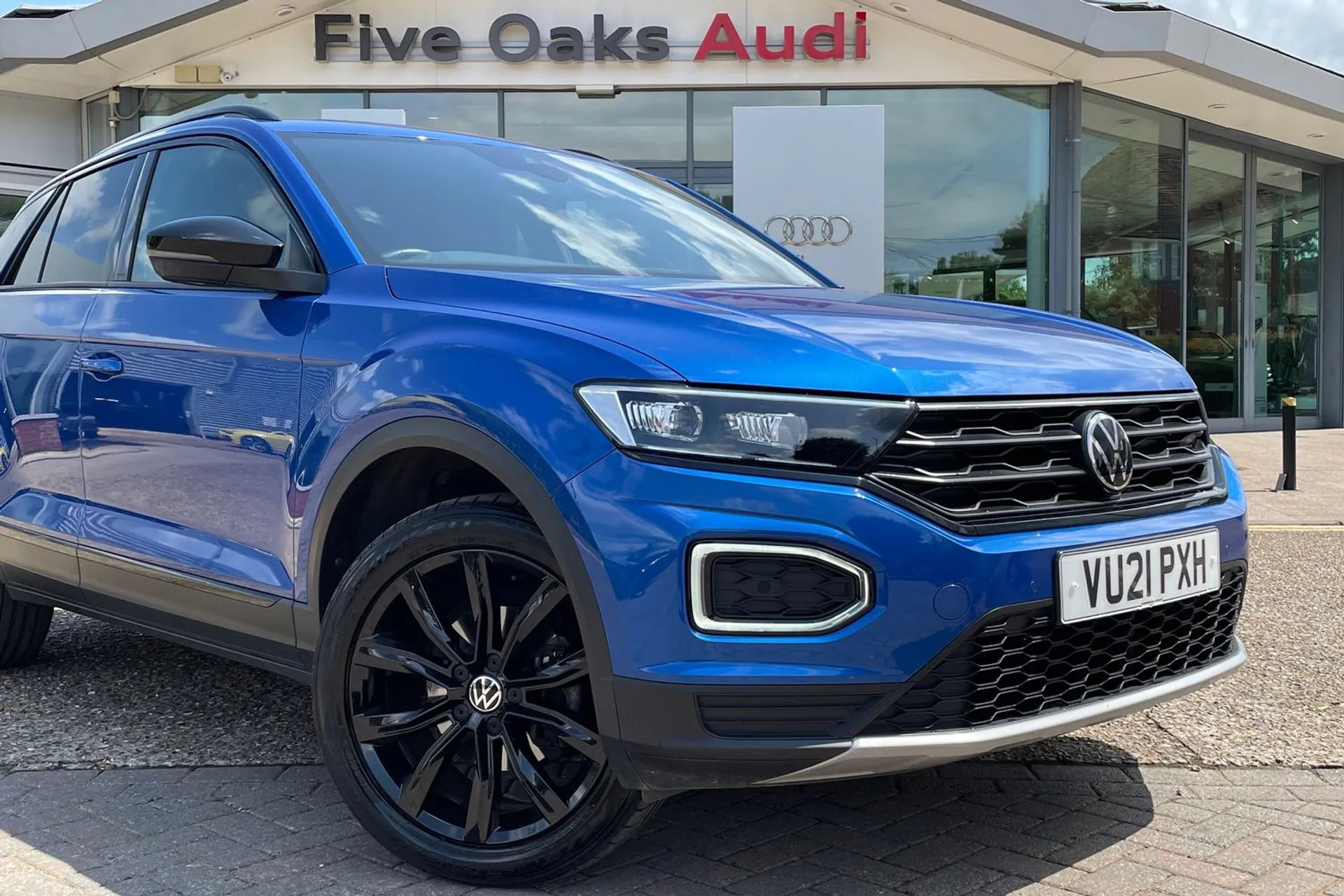 VOLKSWAGEN T-ROC thumbnail image number 20