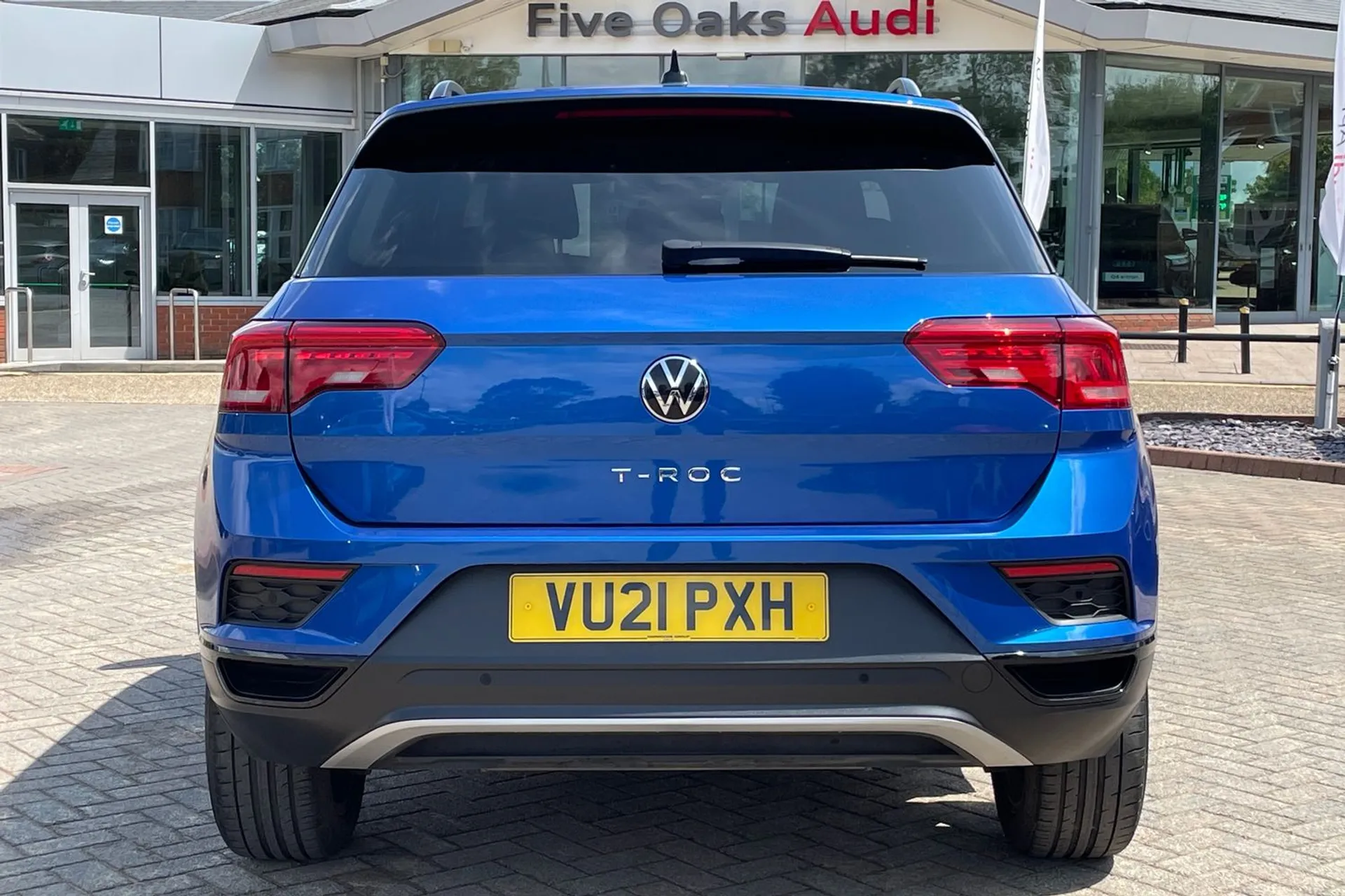 VOLKSWAGEN T-ROC thumbnail image number 5