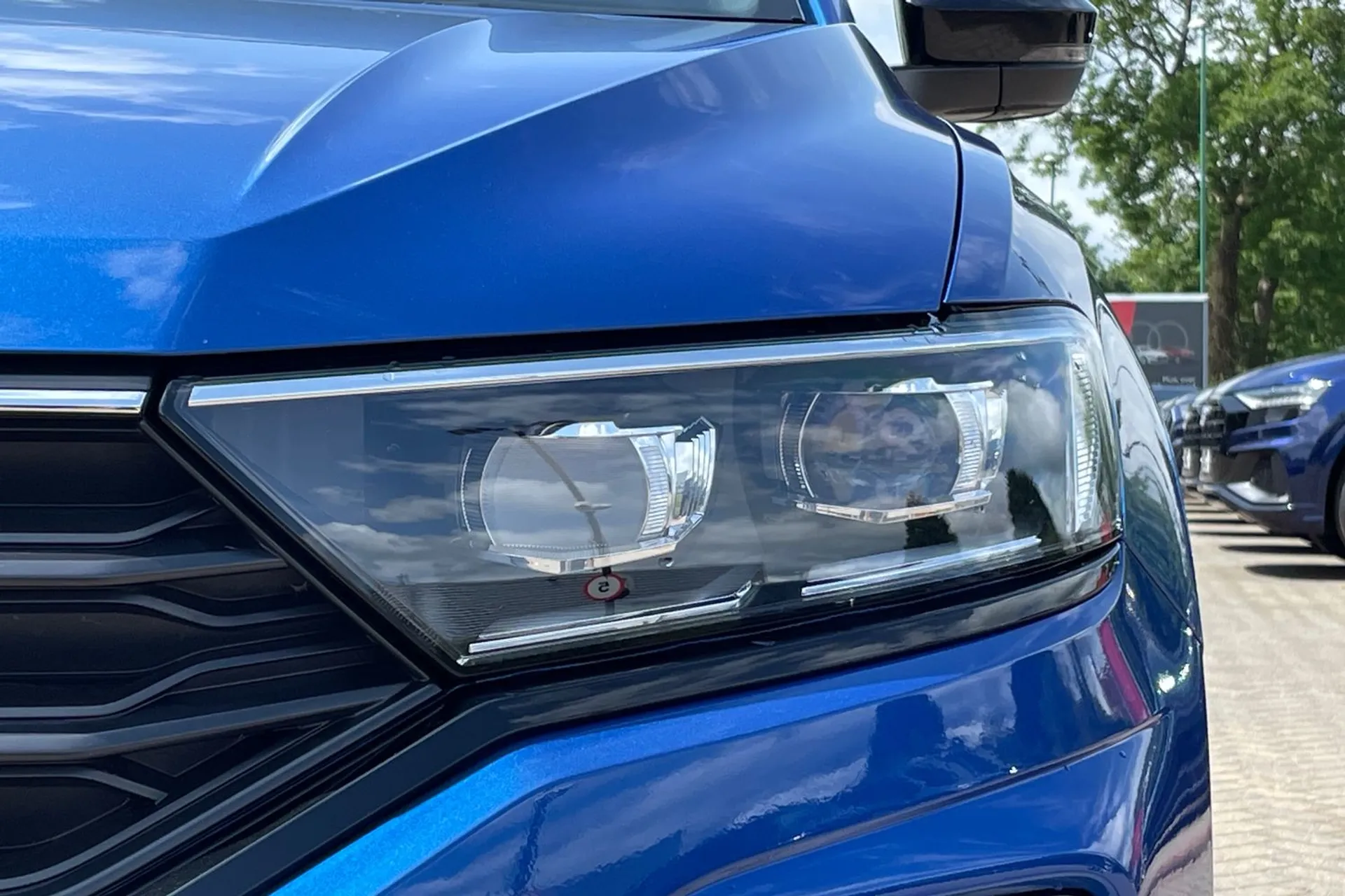 VOLKSWAGEN T-ROC thumbnail image number 40