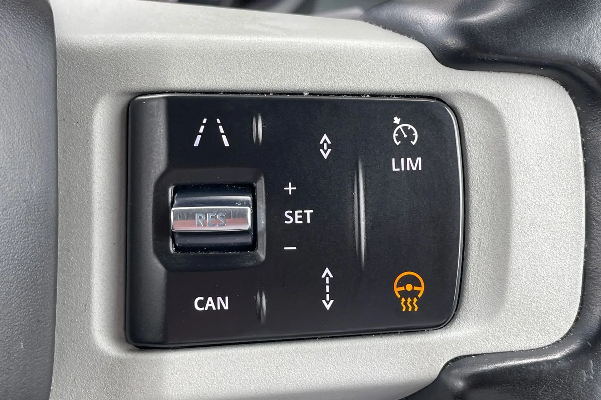 LAND ROVER DEFENDER thumbnail image number 29