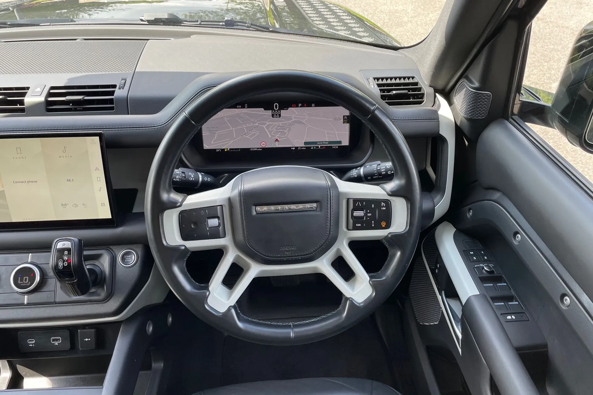 LAND ROVER DEFENDER thumbnail image number 12