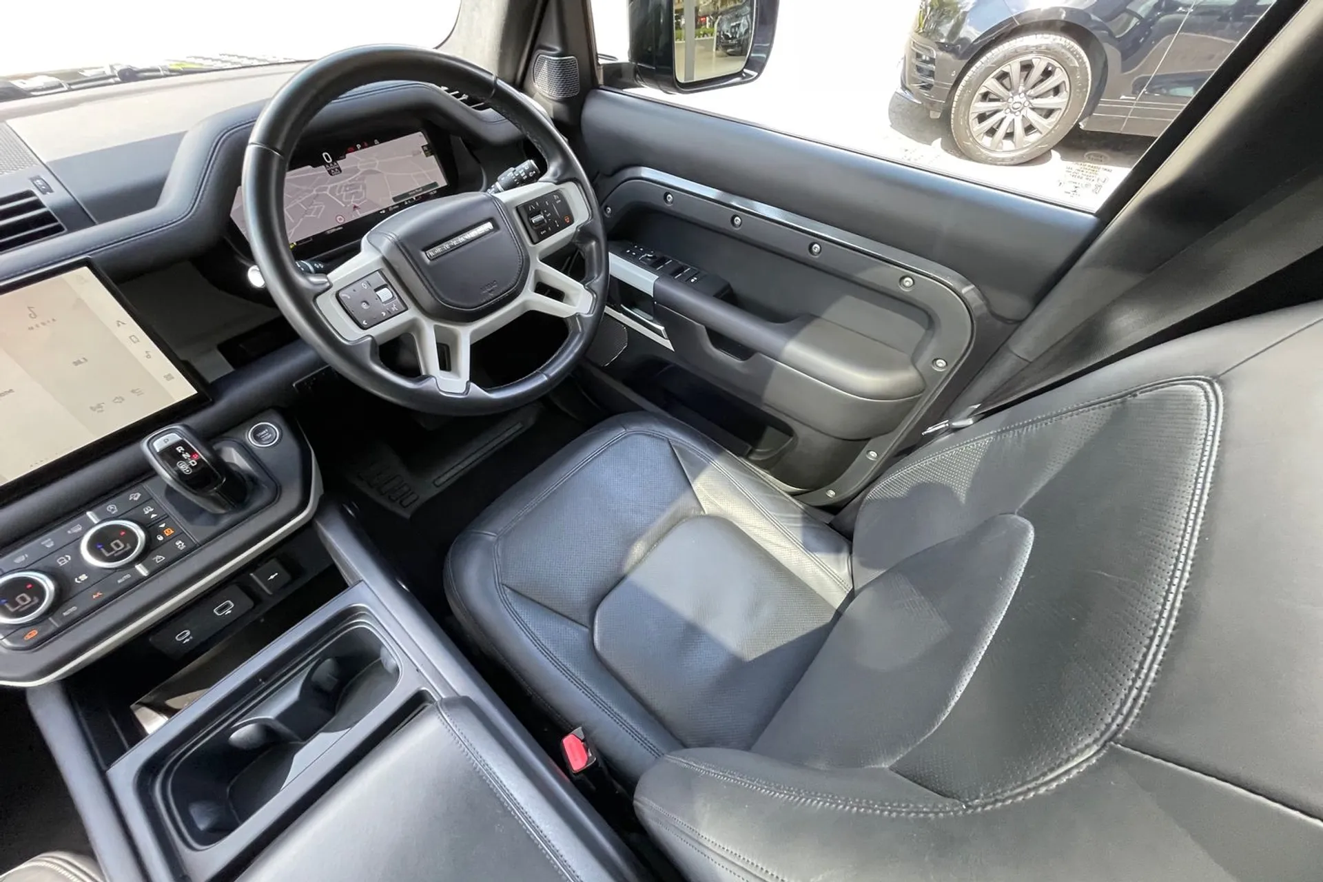 LAND ROVER DEFENDER thumbnail image number 14