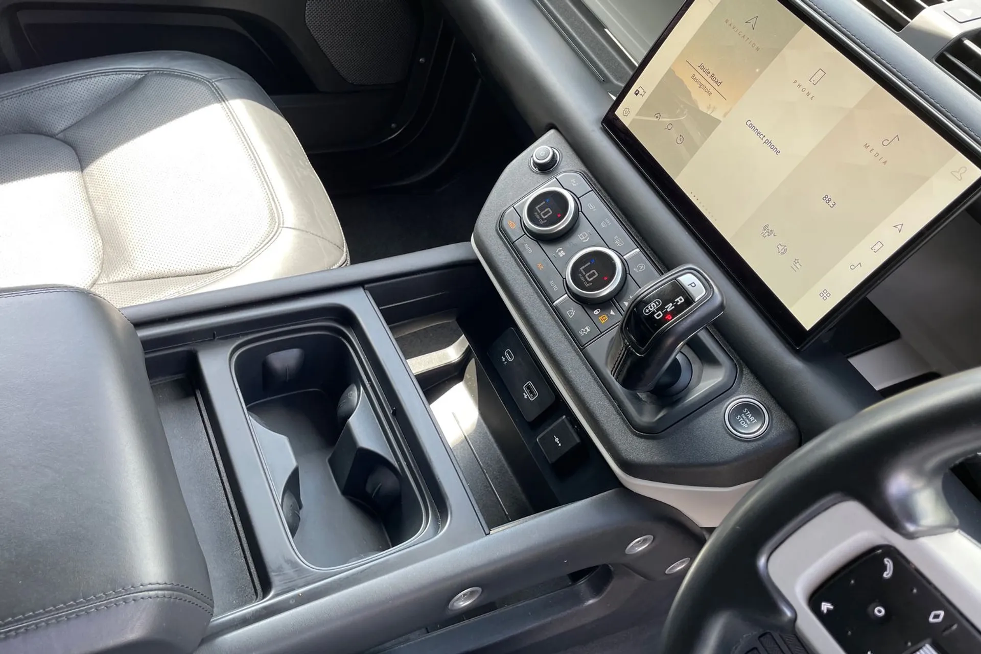 LAND ROVER DEFENDER thumbnail image number 19