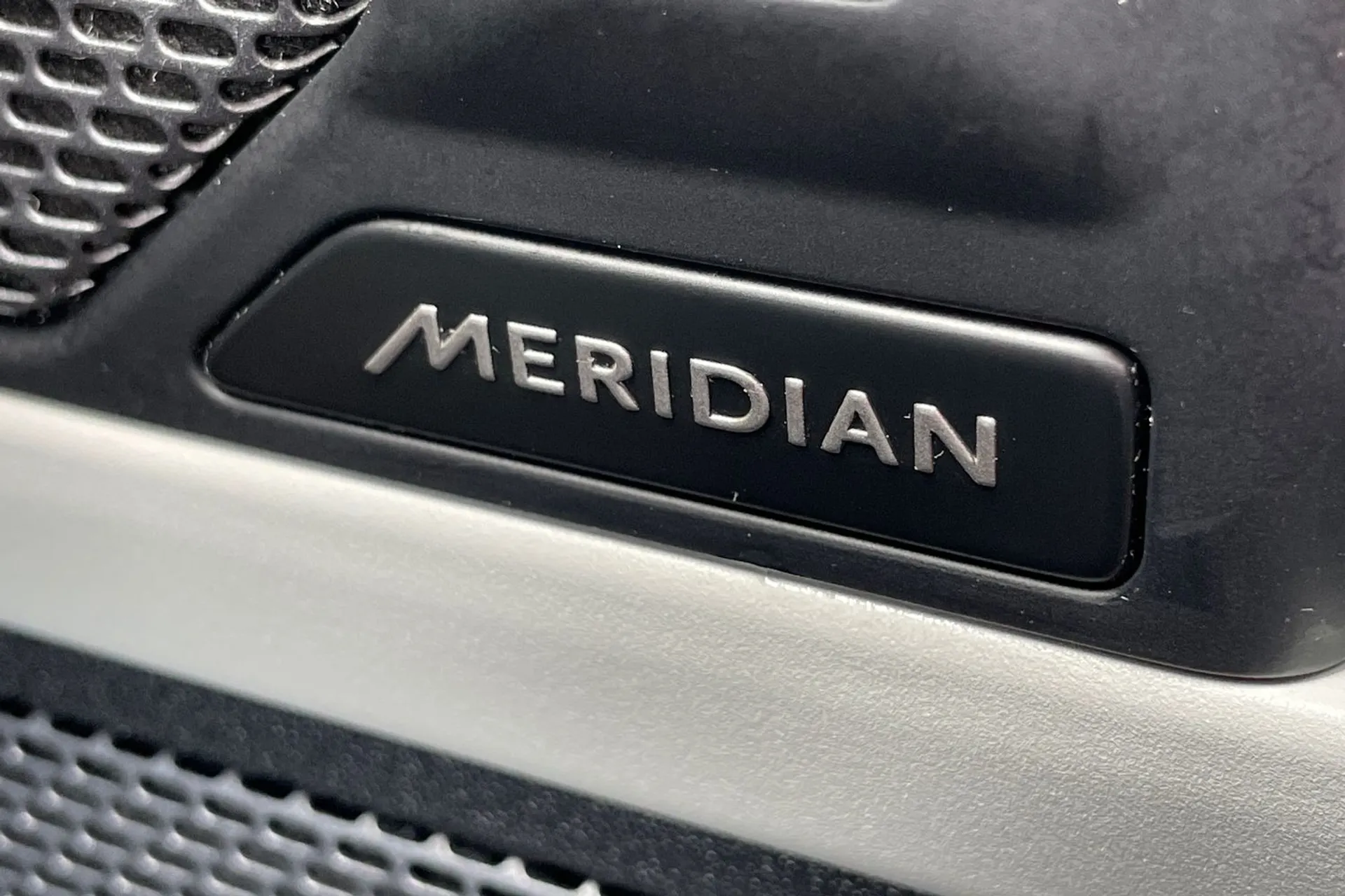 LAND ROVER DEFENDER thumbnail image number 21