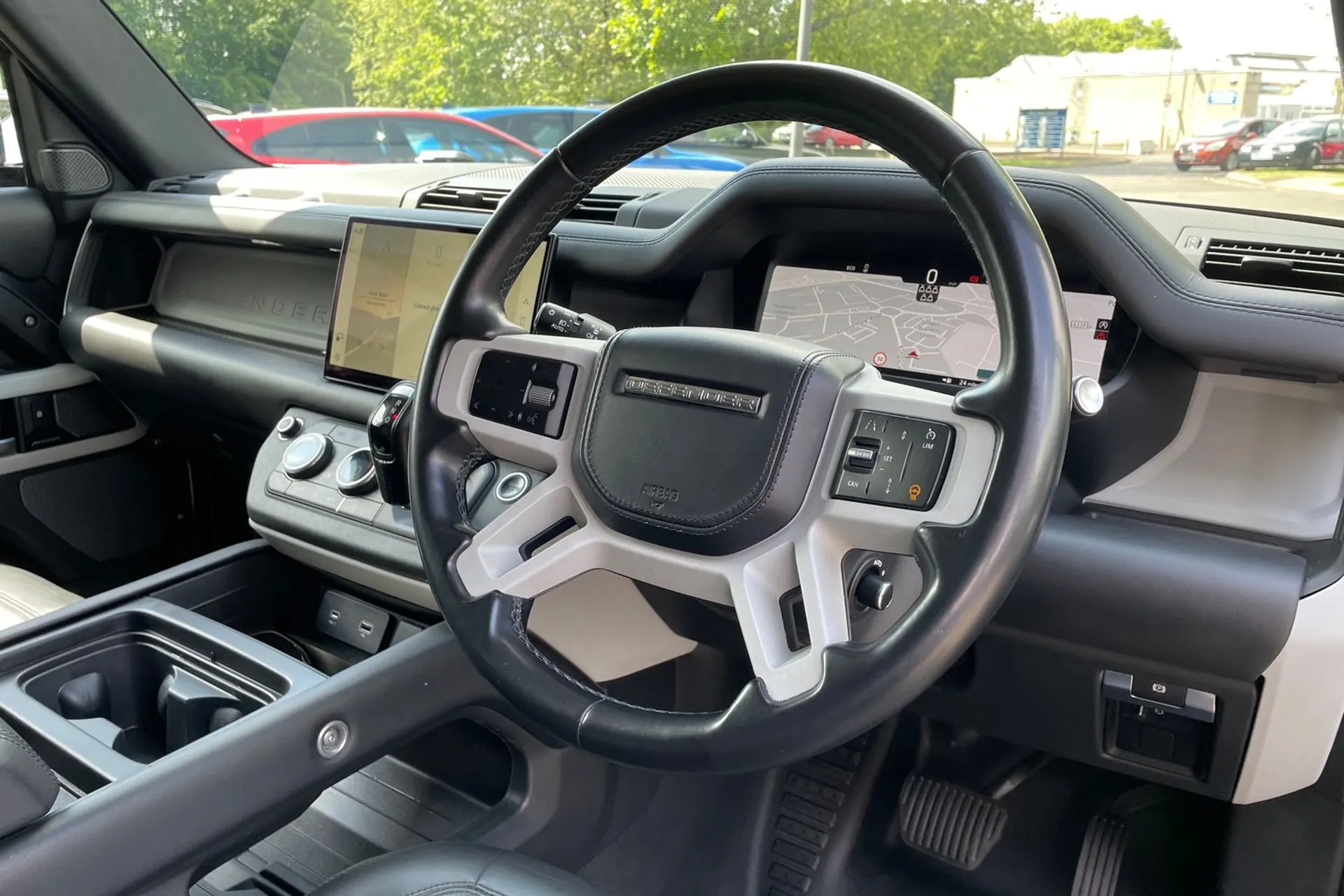 LAND ROVER DEFENDER thumbnail image number 33