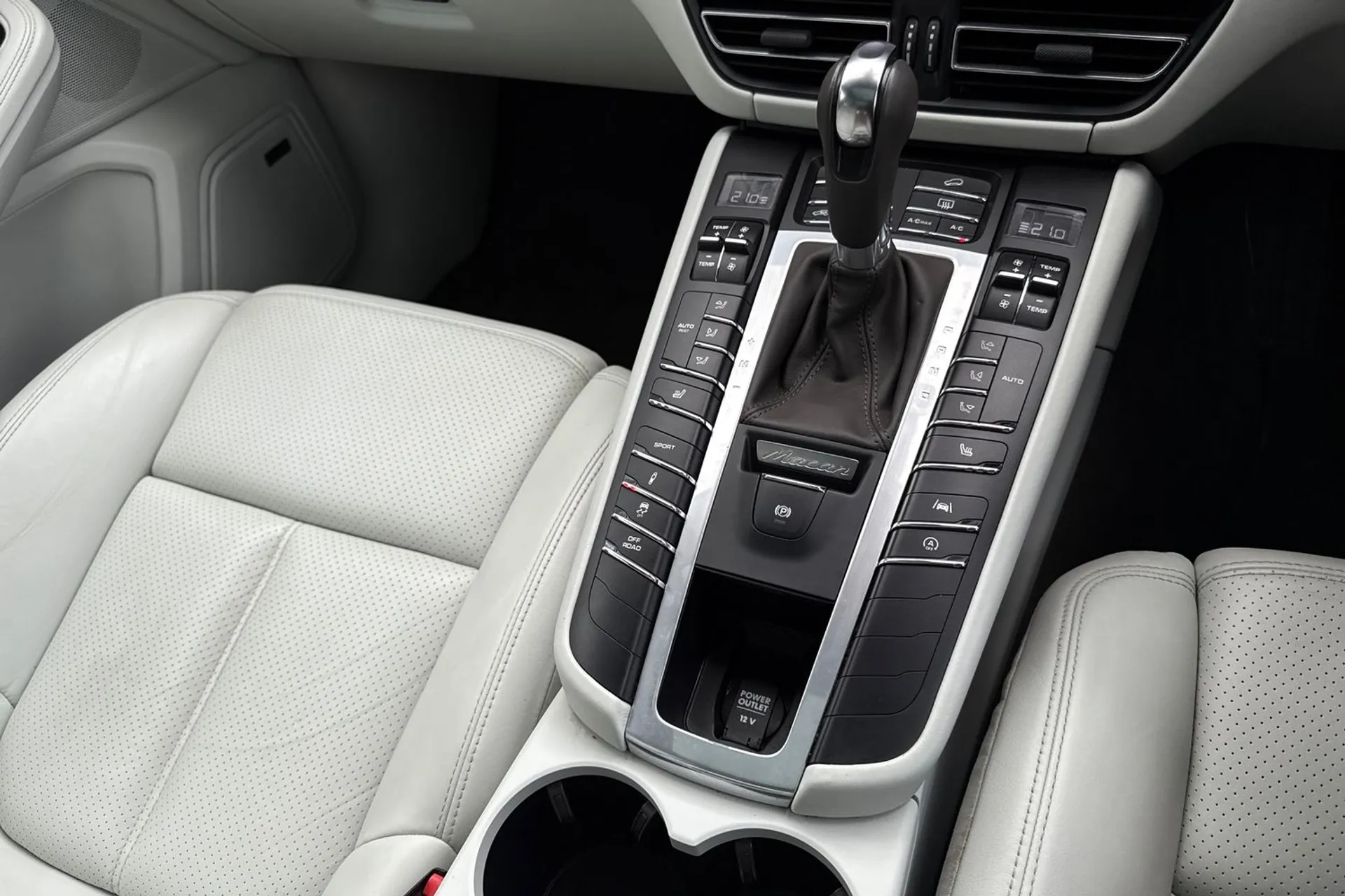 Porsche MACAN thumbnail image number 45