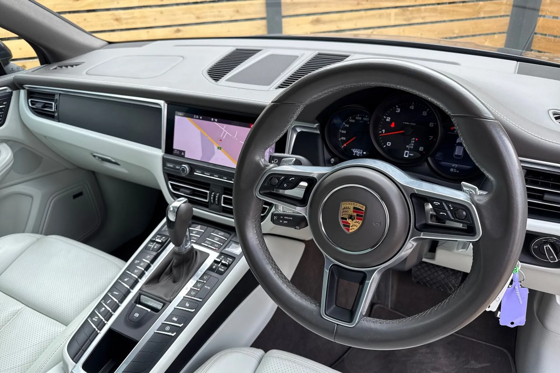 Porsche MACAN thumbnail image number 27