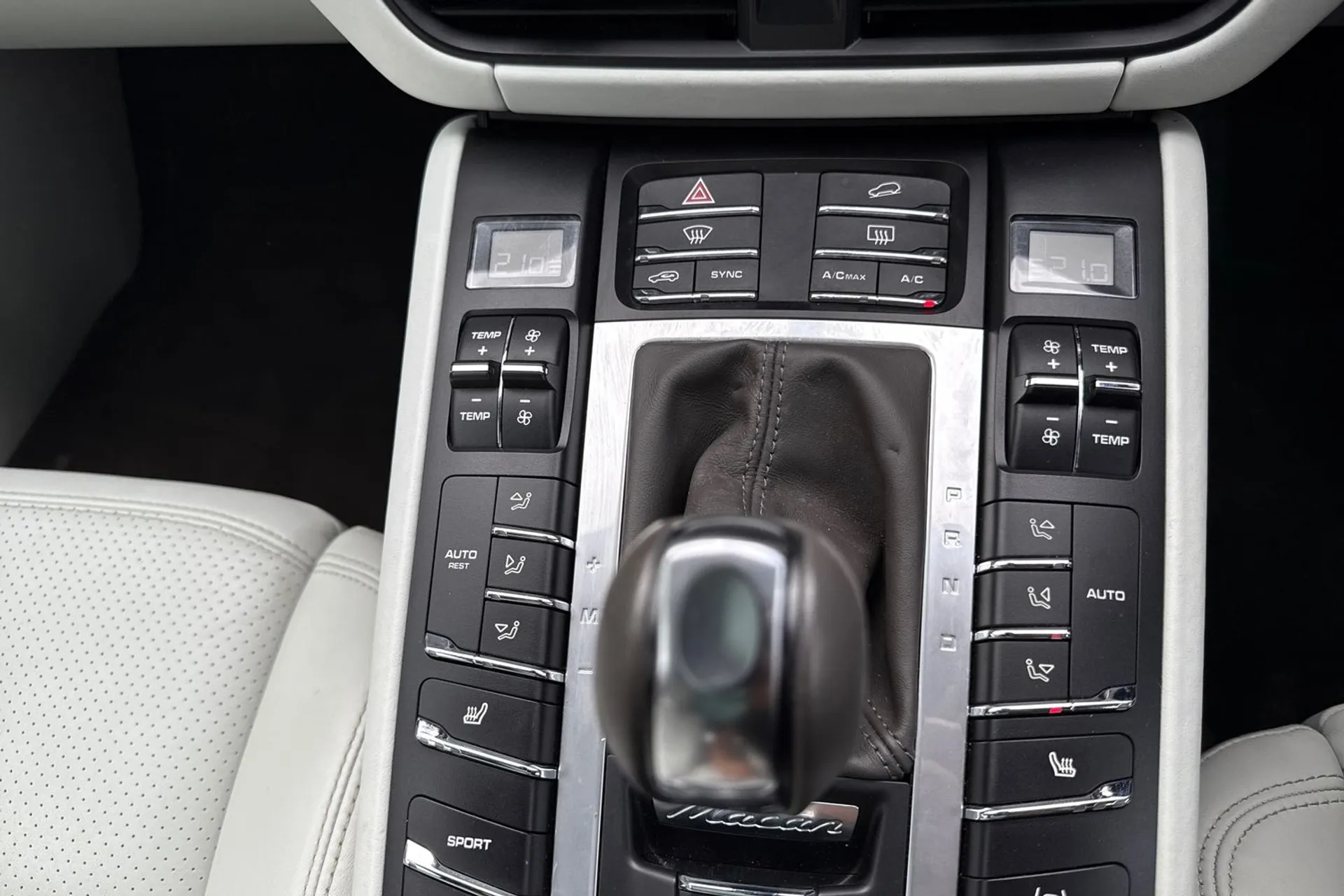 Porsche MACAN thumbnail image number 47