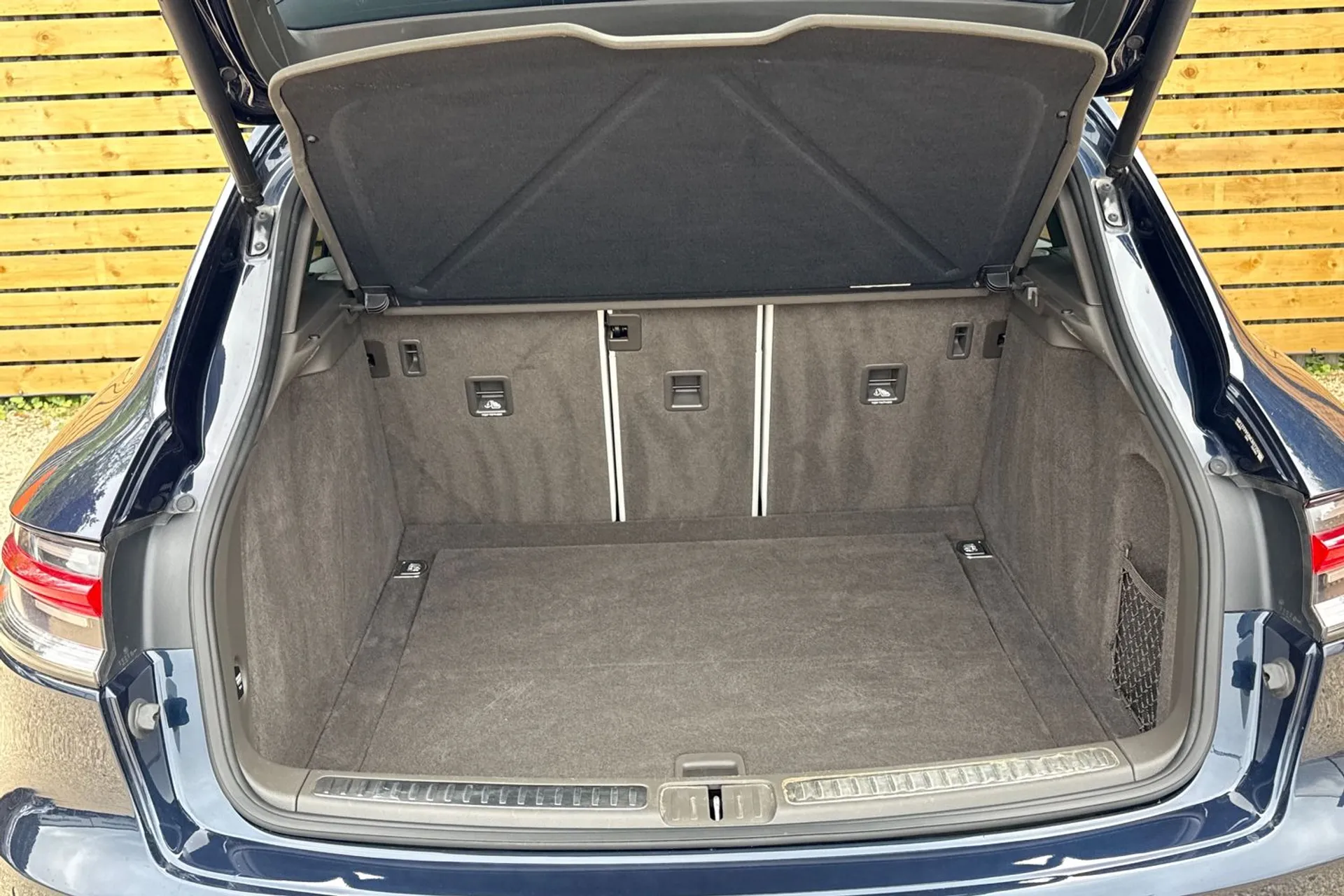 Porsche MACAN thumbnail image number 20
