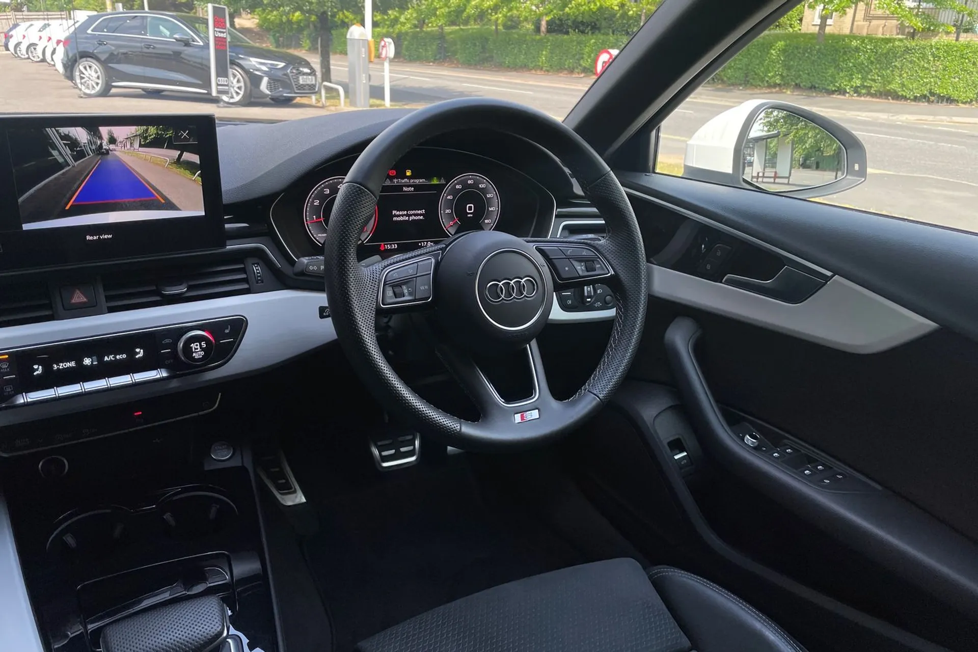 Audi A4 thumbnail image number 32