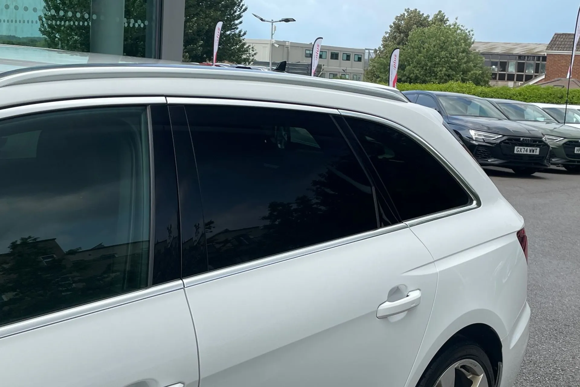 Audi A4 thumbnail image number 12