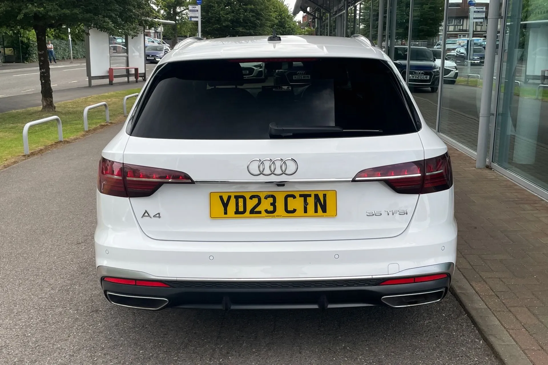 Audi A4 thumbnail image number 6