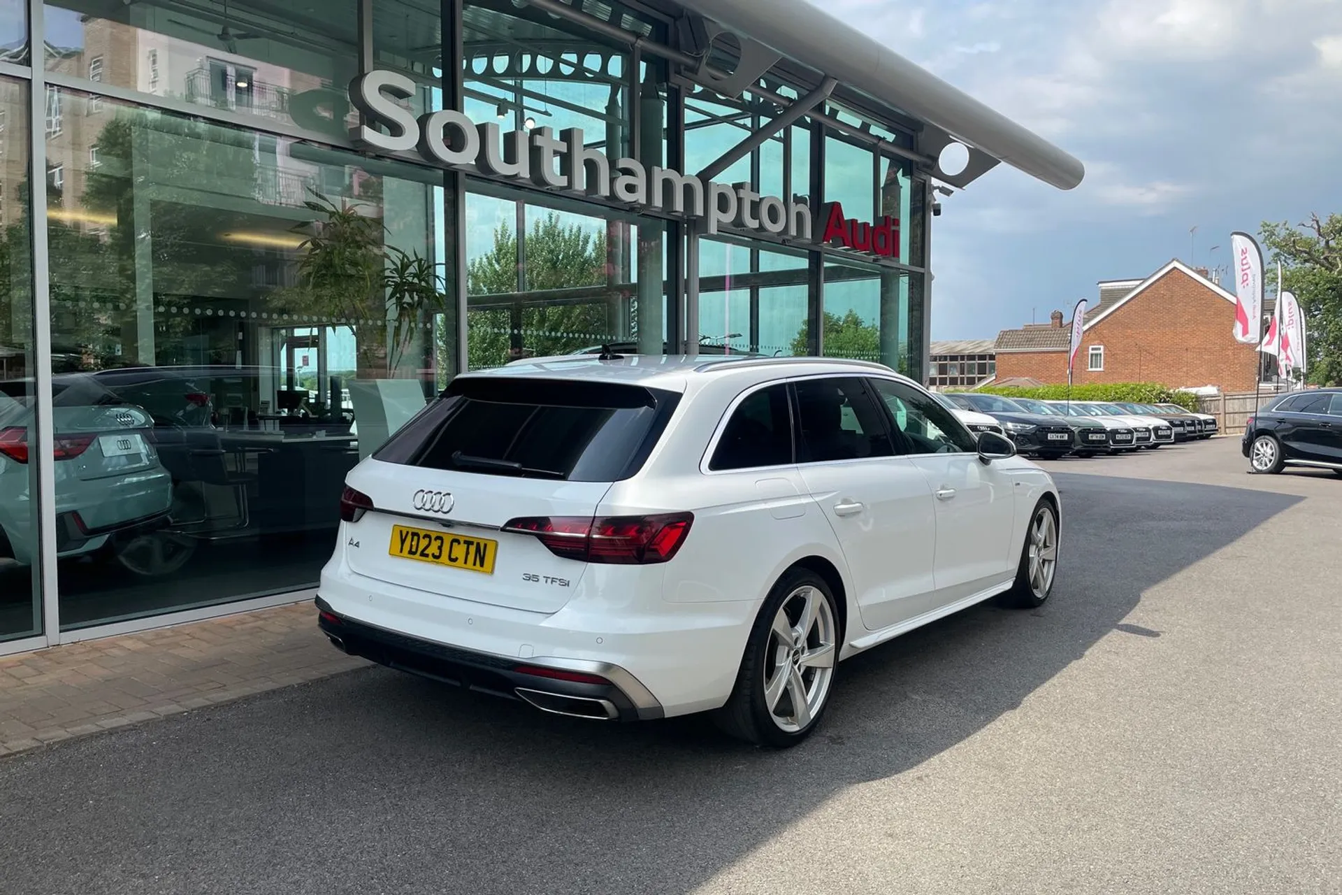 Audi A4 thumbnail image number 5