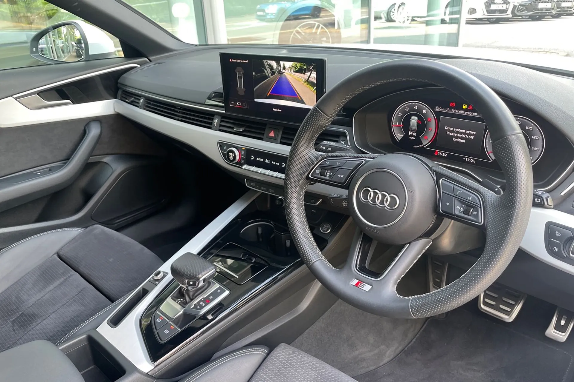 Audi A4 thumbnail image number 25