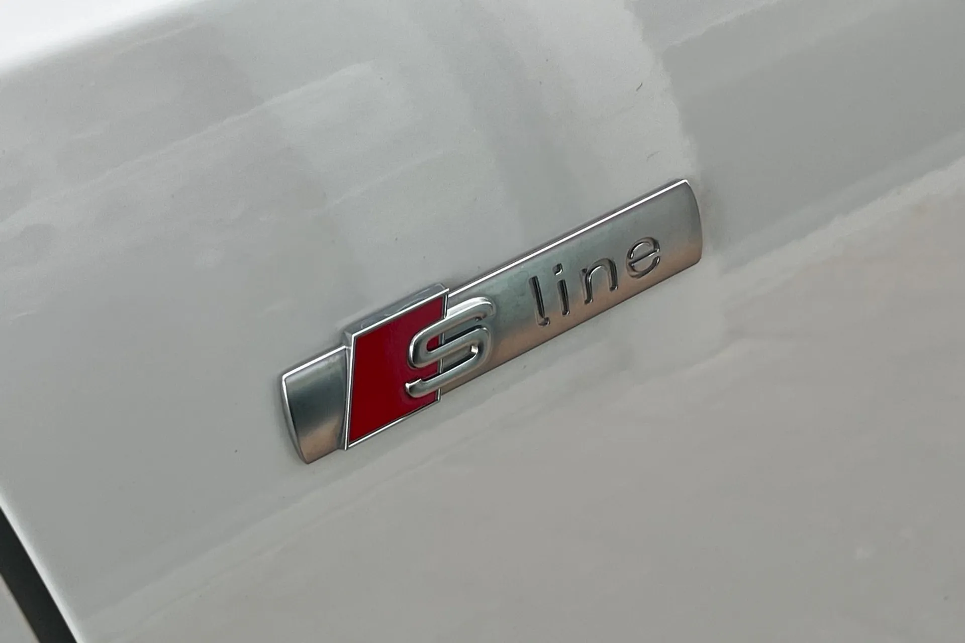 Audi A4 thumbnail image number 52